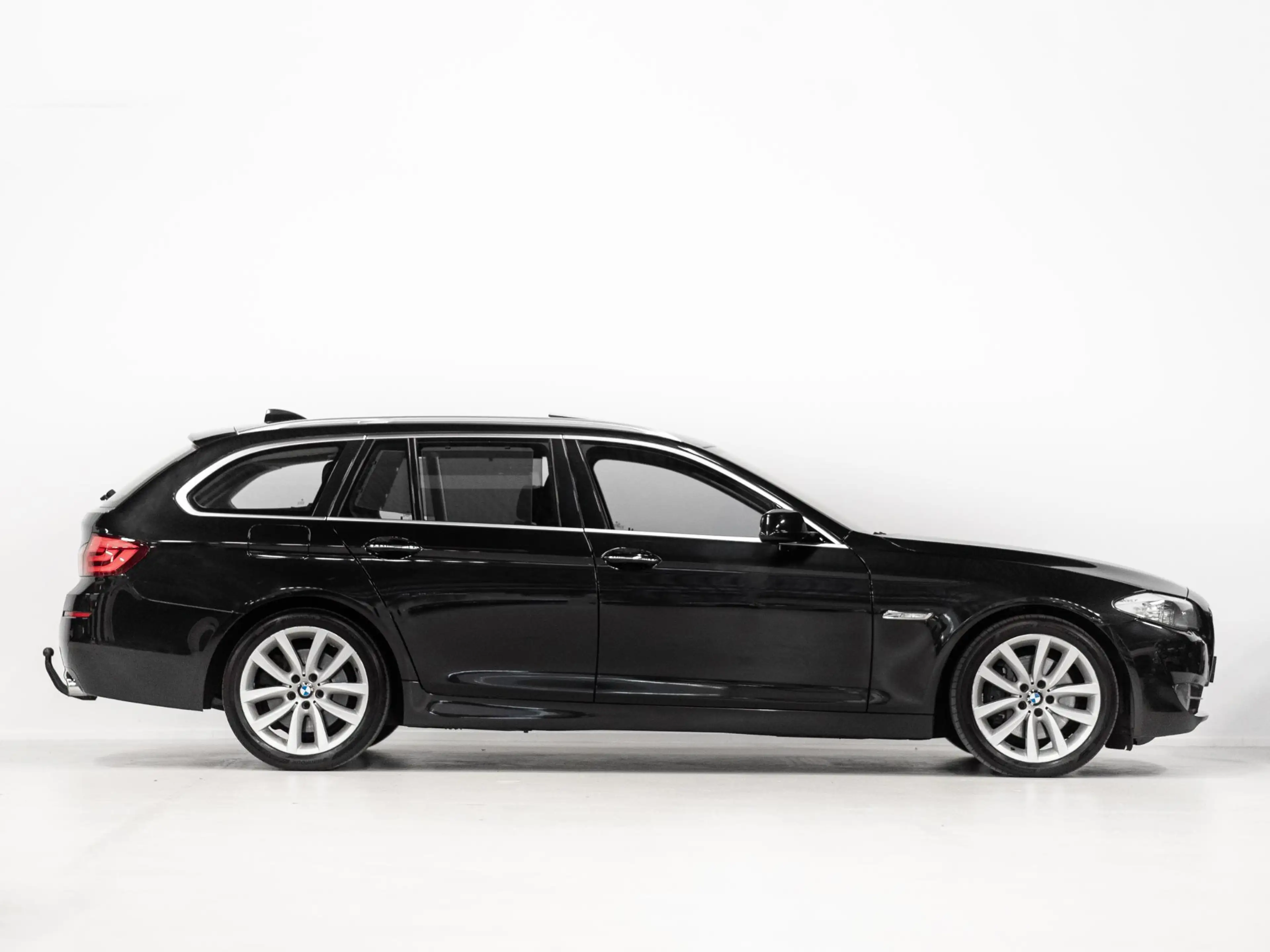 BMW 535 5-serie Touring 535d Pano ACC Keyless Leer — photo 7