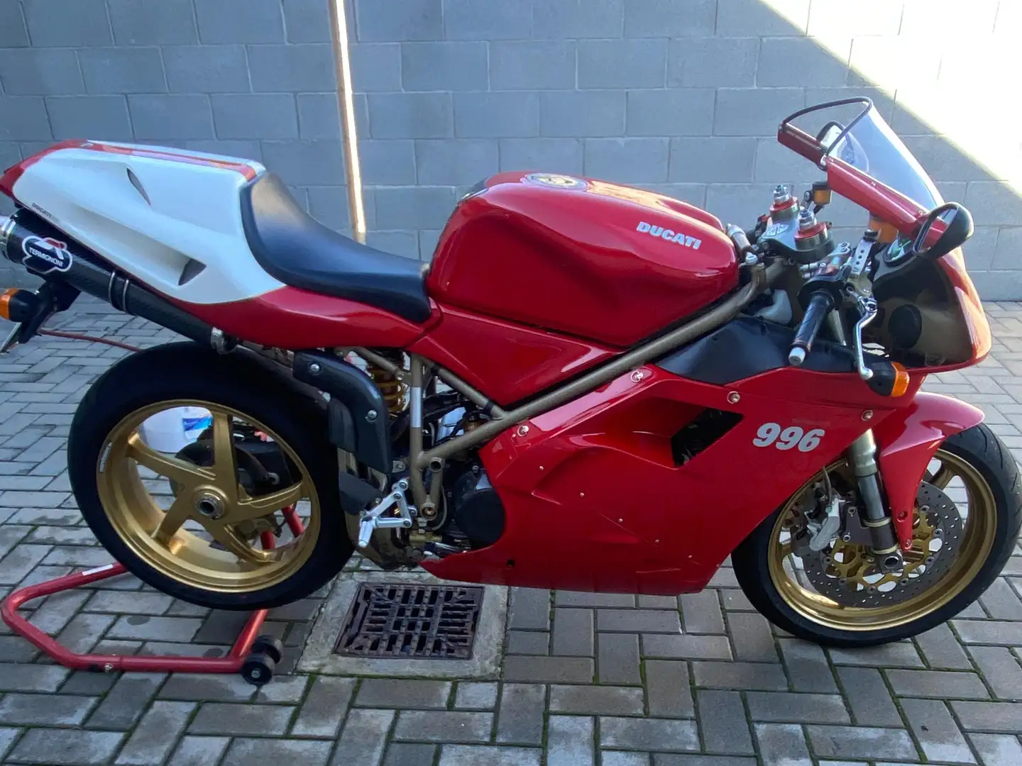 Ducati 996 Superbike Rot - 2