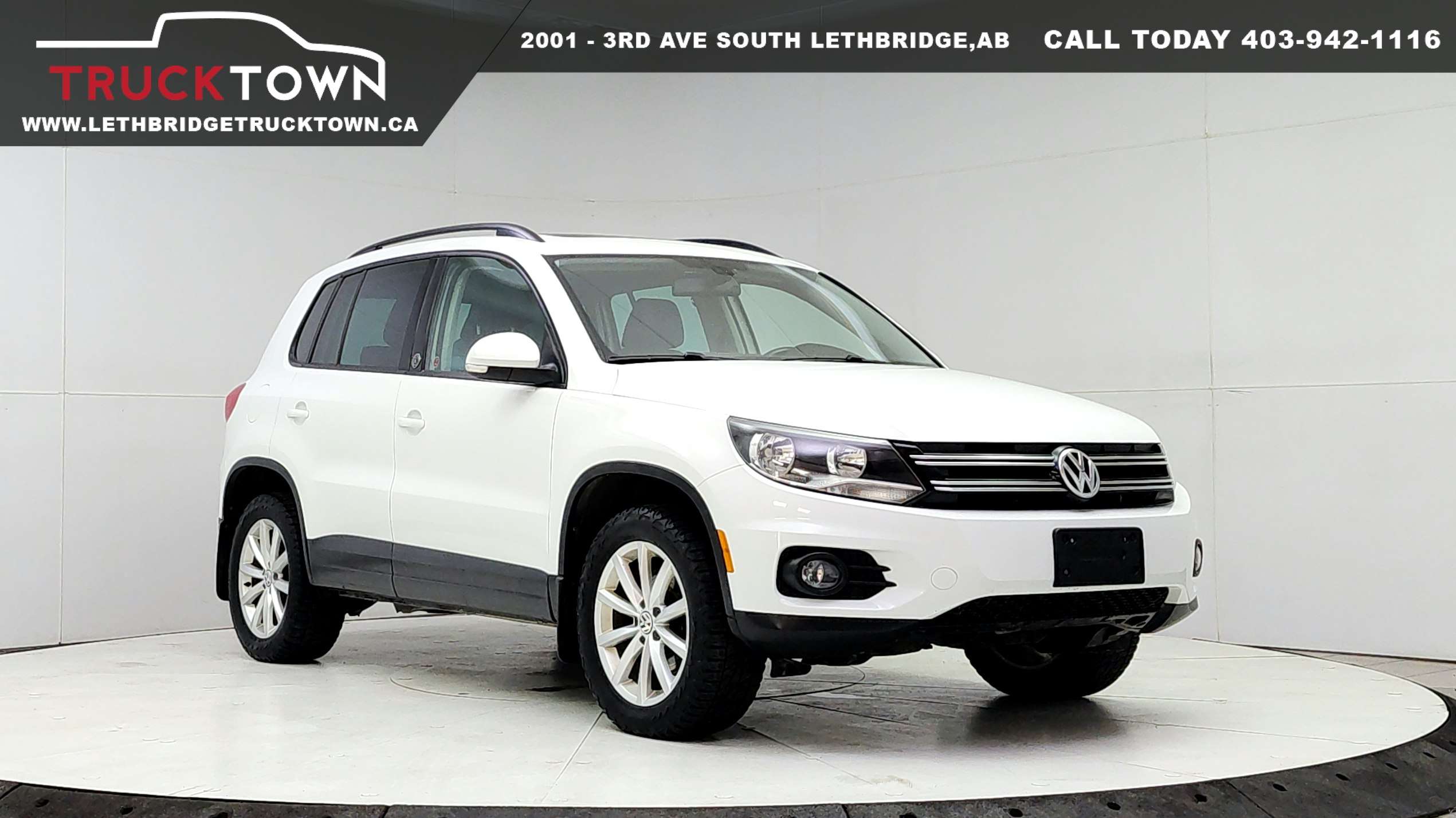 Pure White 2017 Volkswagen Tiguan SUV / Crossover All-Wheel Drive Automatic
