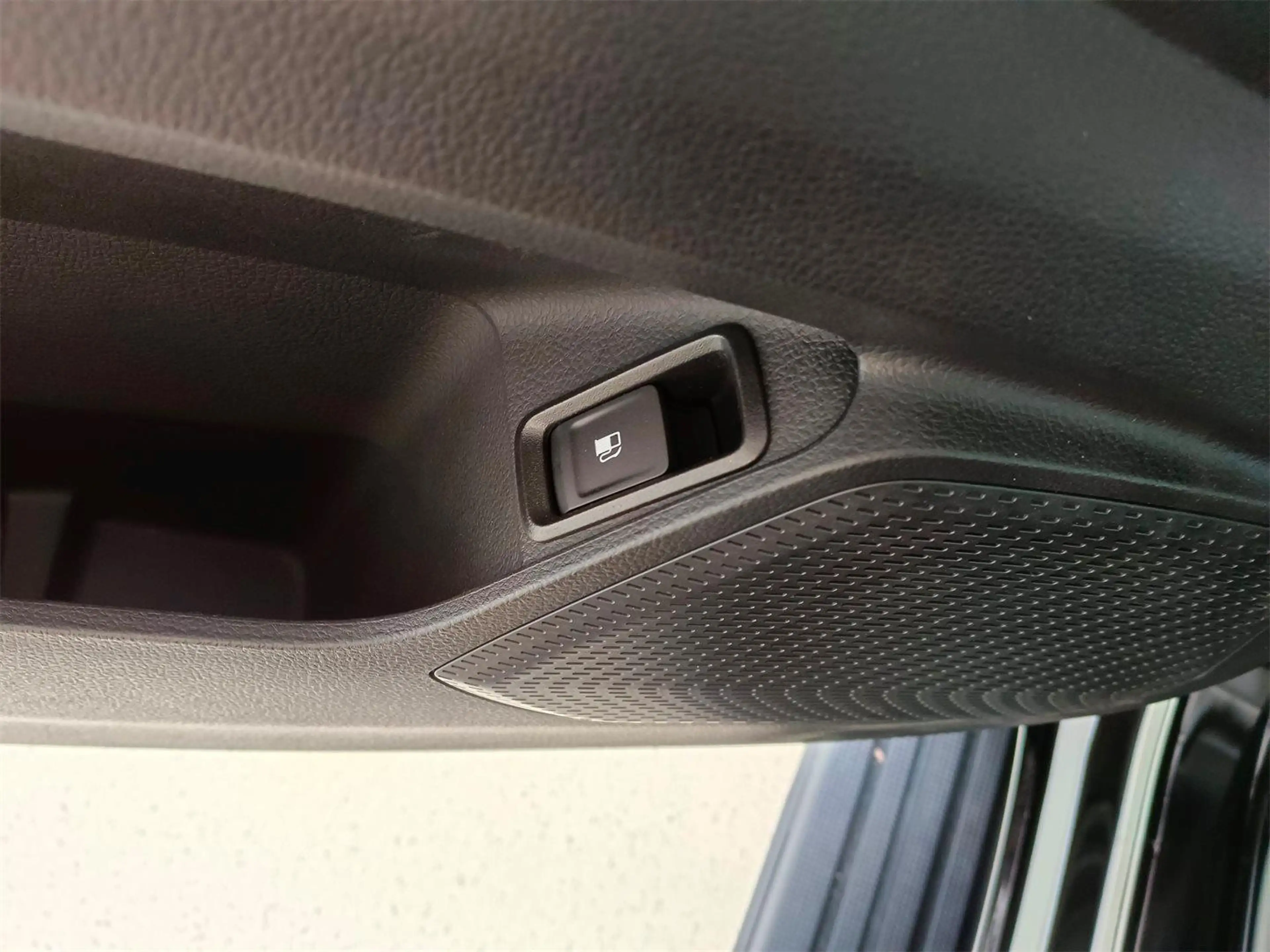 Maxus T60 Max Luxury Diesel *Vollausstattung* — photo 11