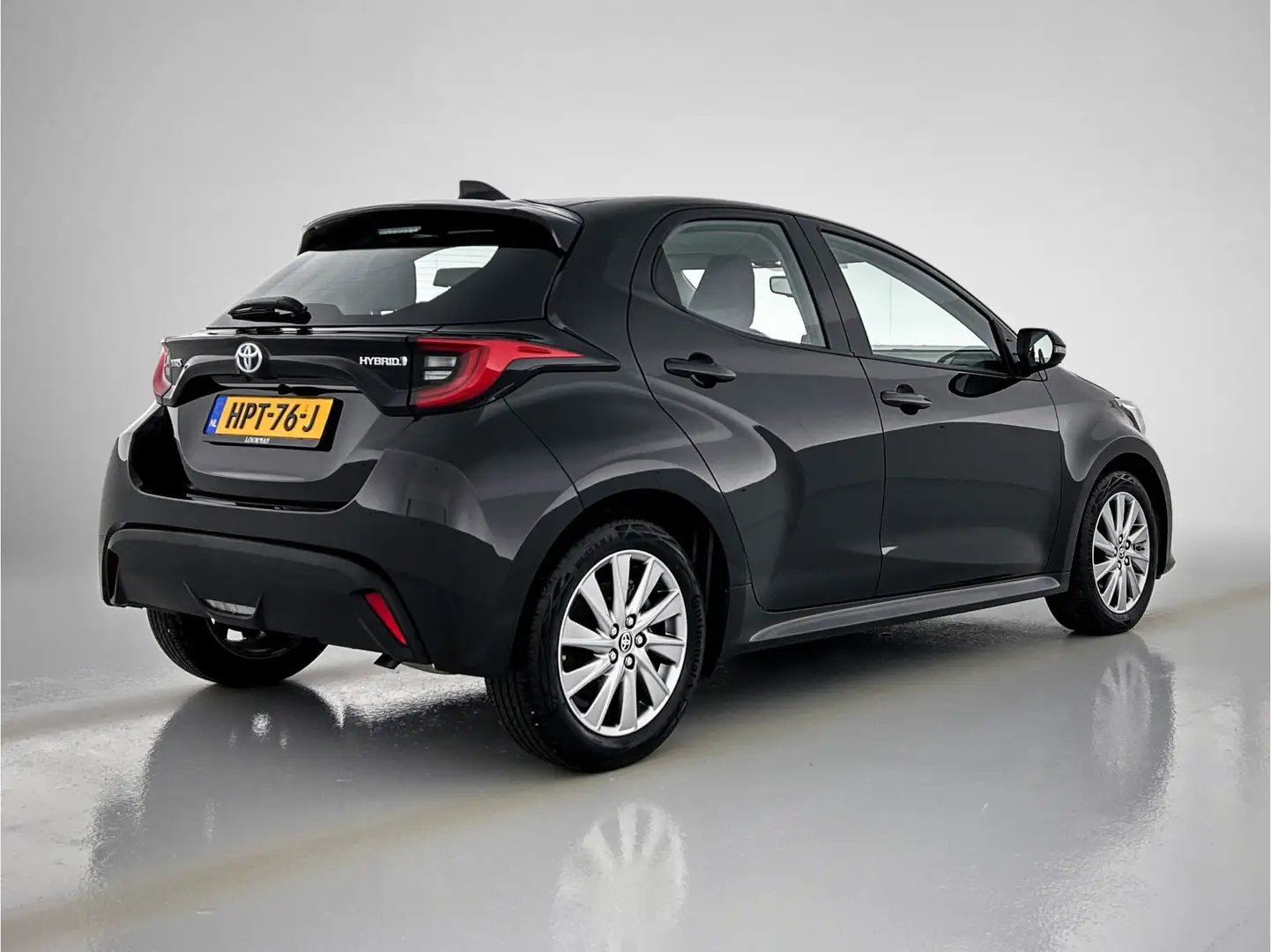 Toyota Yaris 1.5 Hybrid Dynamic Limited | Stoelverwarming | Hea Zwart - 2