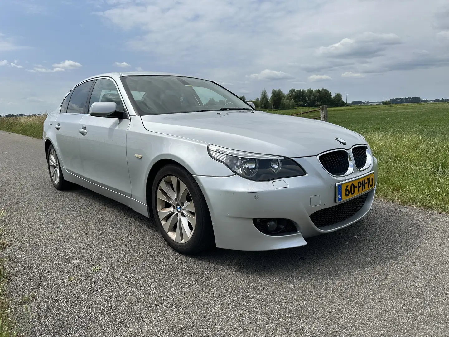BMW 520 520i Executive Grijs - 1