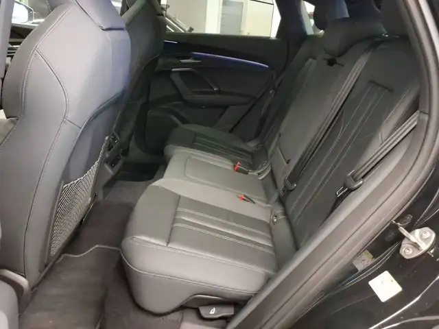 Audi Q5 view 6