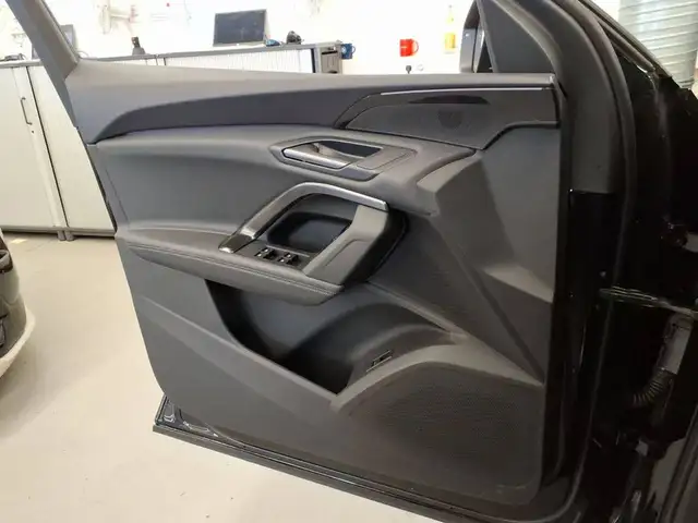Audi Q5 view 5