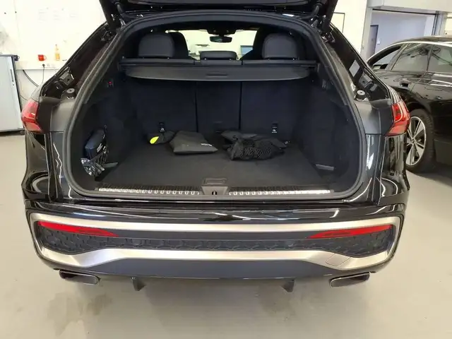 Audi Q5 view 8