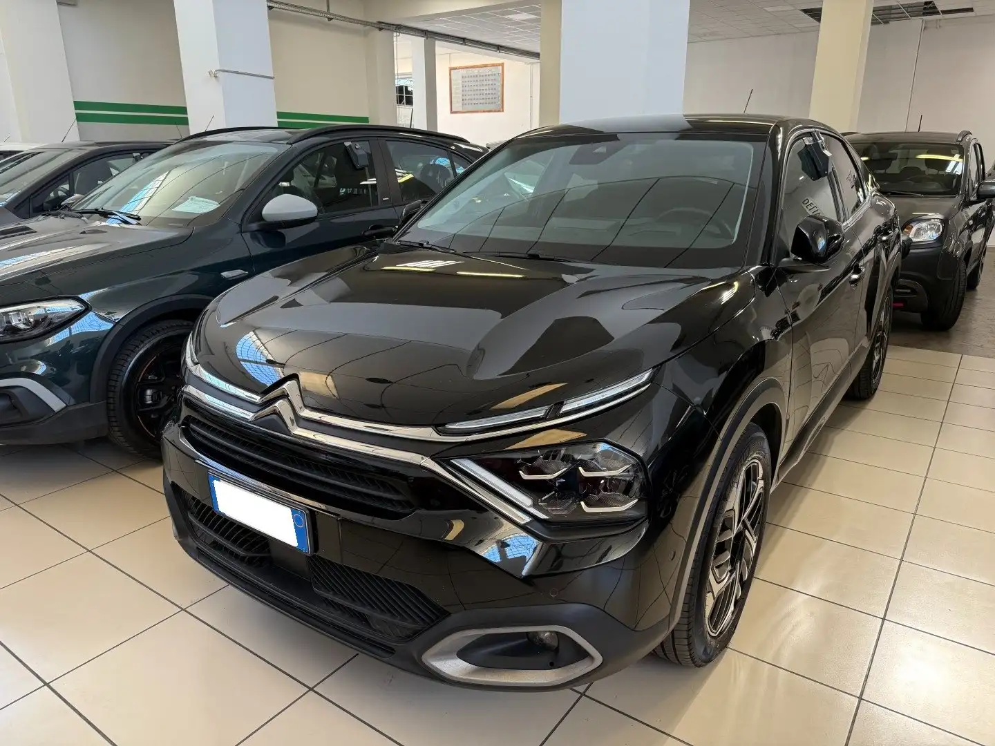 Citroen C4 C4 1.5 bluehdi Shine s&s EAT8 AUTOMATICA Noir - 1