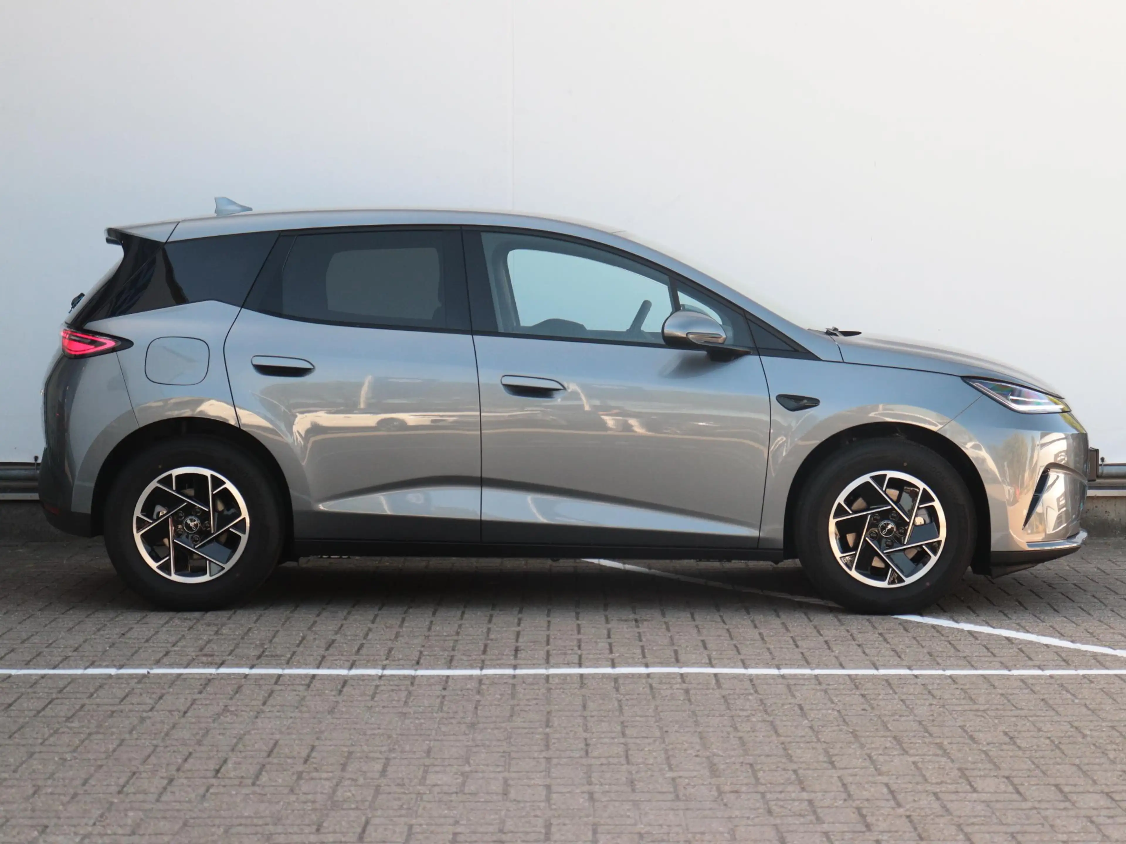 BYD Dolphin G 1.5L DM-i Boost | 105km Elektrisch actieradius | T — photo 2