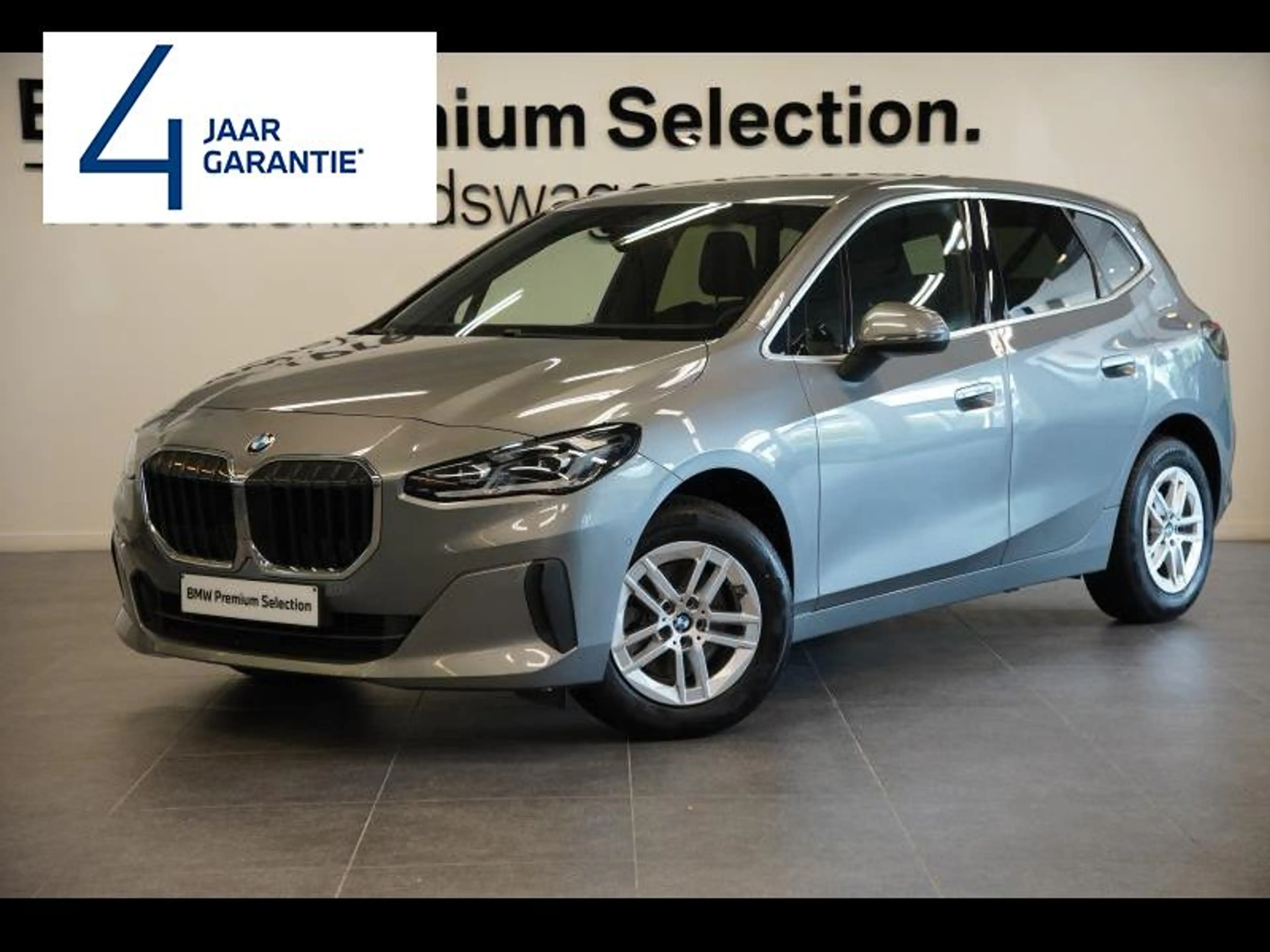 BMW 216 CAMERA TREKHAAK SPORTZETELS COMFORTTOEGANG