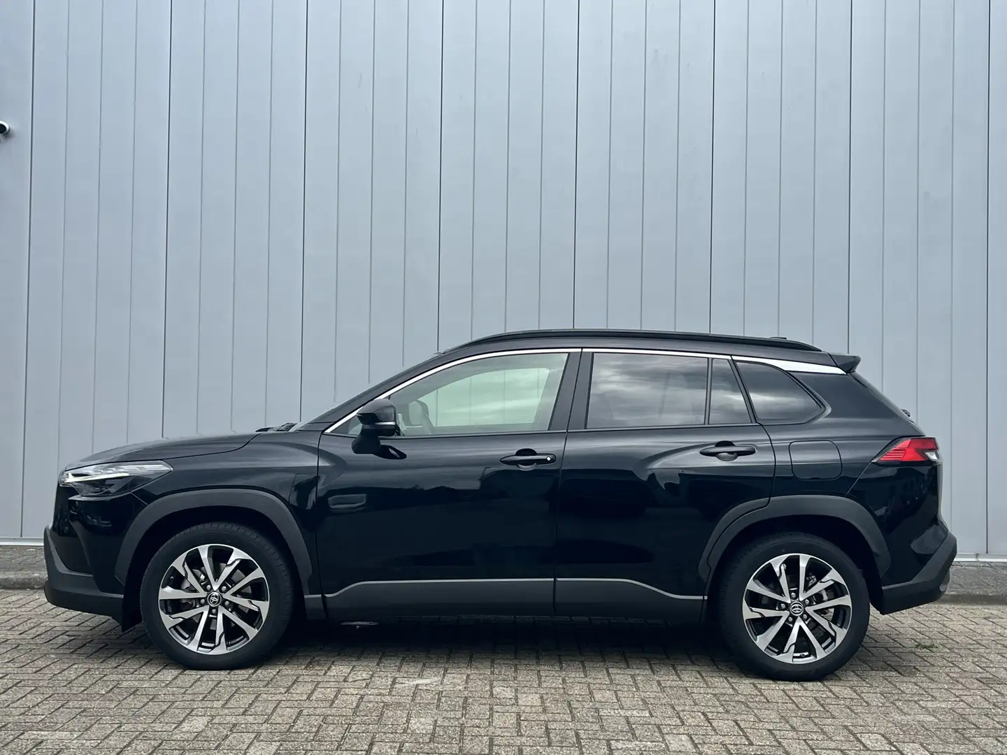 Toyota Corolla Cross 2.0 High Power Hybrid First Edition 1e Eigenaar De Noir - 2
