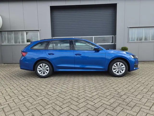 Skoda Octavia view 6