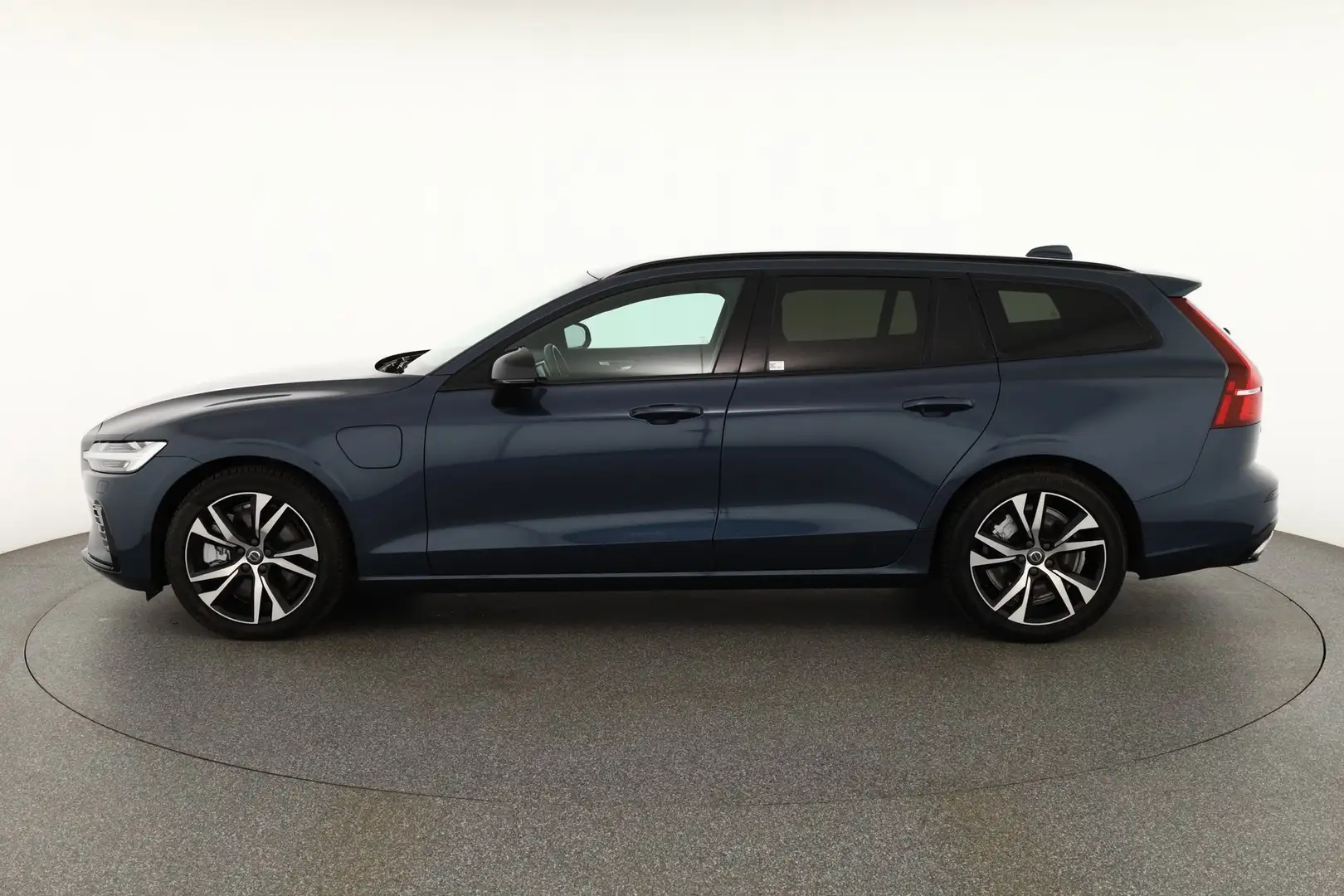 Volvo V60 T8 TwinEngine R-Design AWD Standheizung Navi Blau - 2