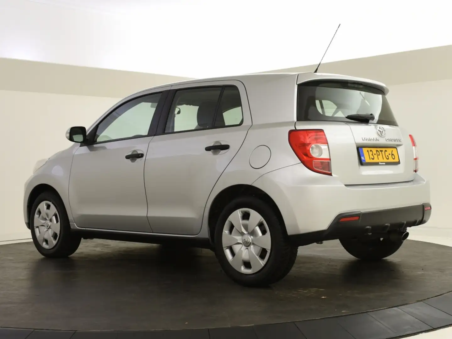 Toyota Urban Cruiser 1.3 VVT-i Comfort | 6-speed | Airco Gri - 2