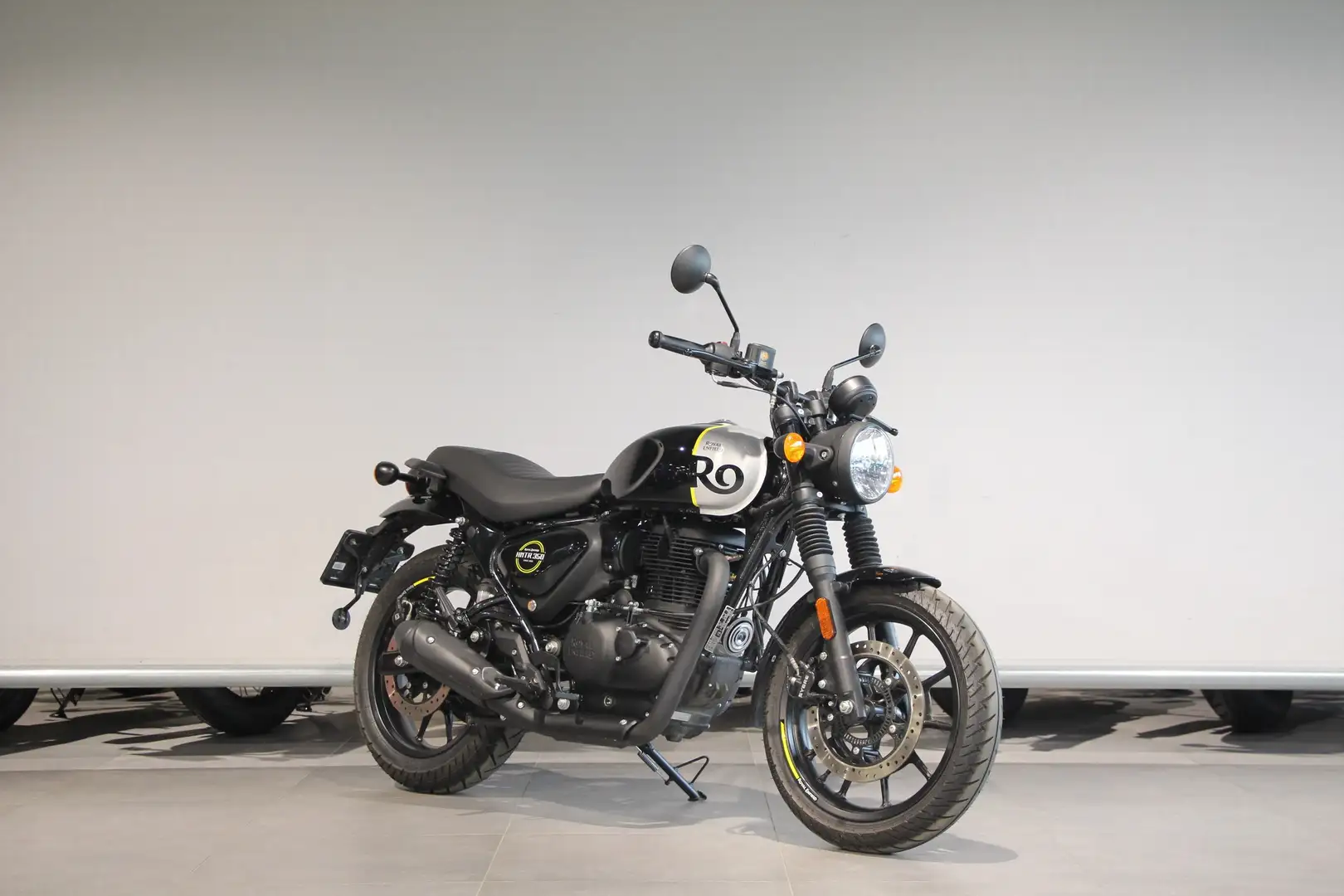 Royal Enfield HNTR 350 Negro - 2