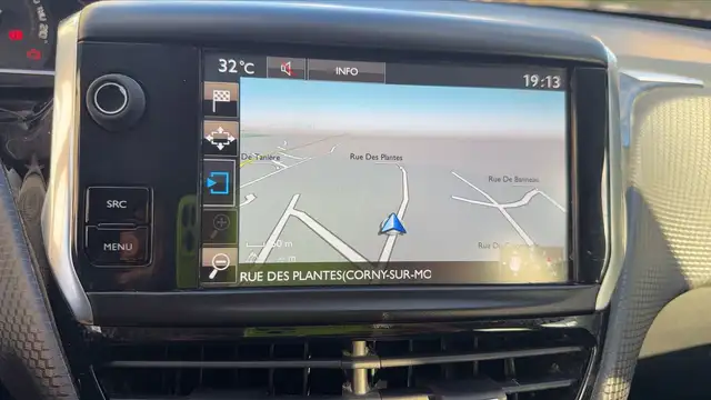 Peugeot 2008 view 13