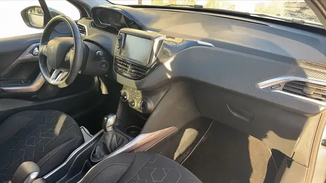 Peugeot 2008 view 10