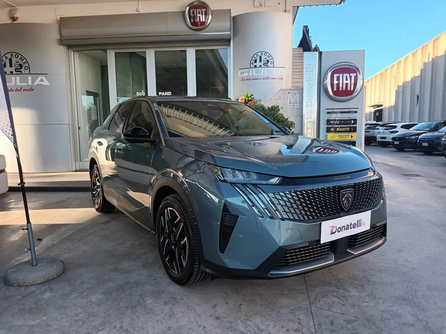 Peugeot 3008 Allure 1.2 Hybrid 145 CV e-DCS6 Groen - 1