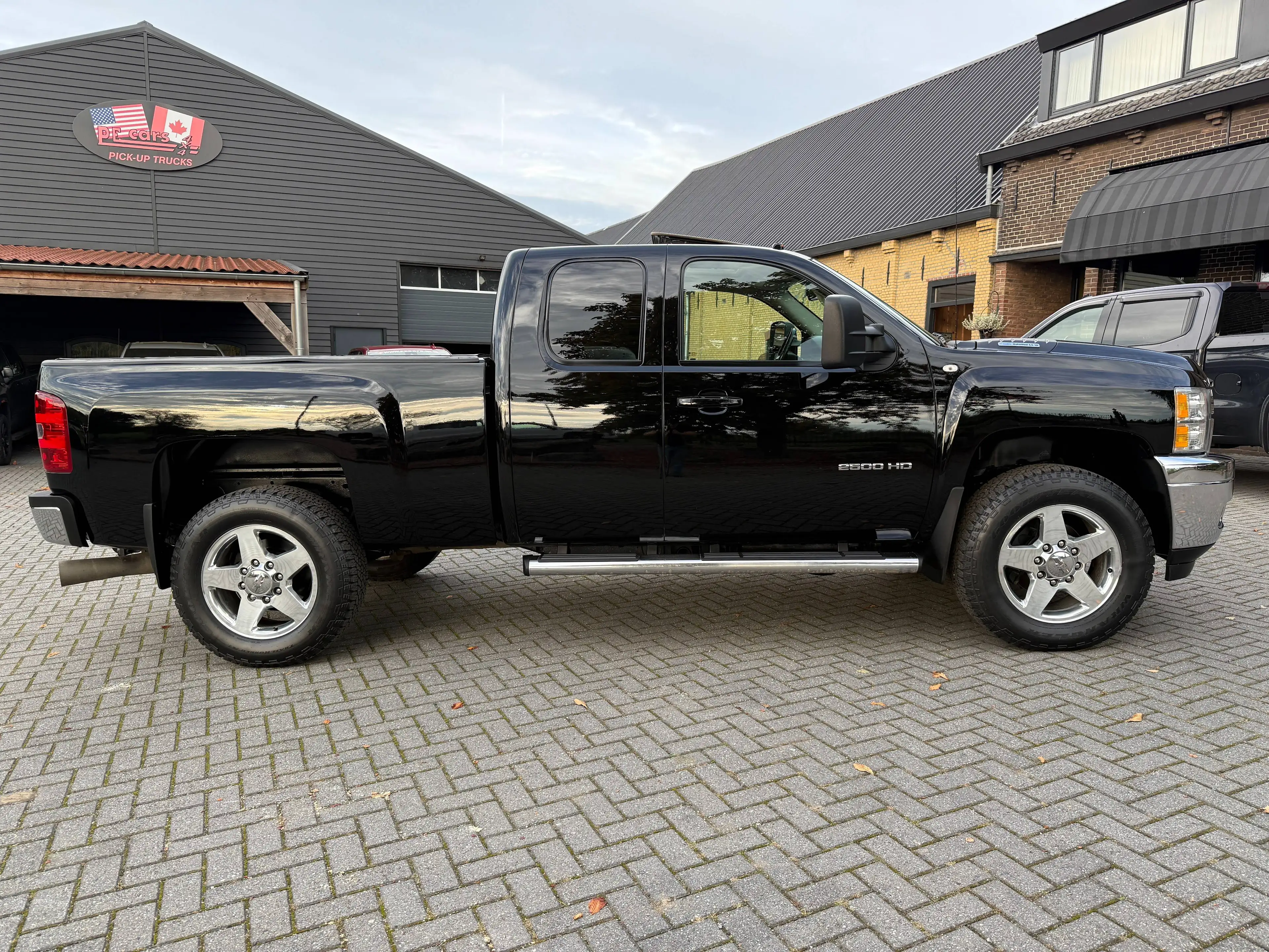 Chevrolet Silverado LTZ 2500HD 6.6L V8 Duramax Diesel ( N1 ) — photo 3