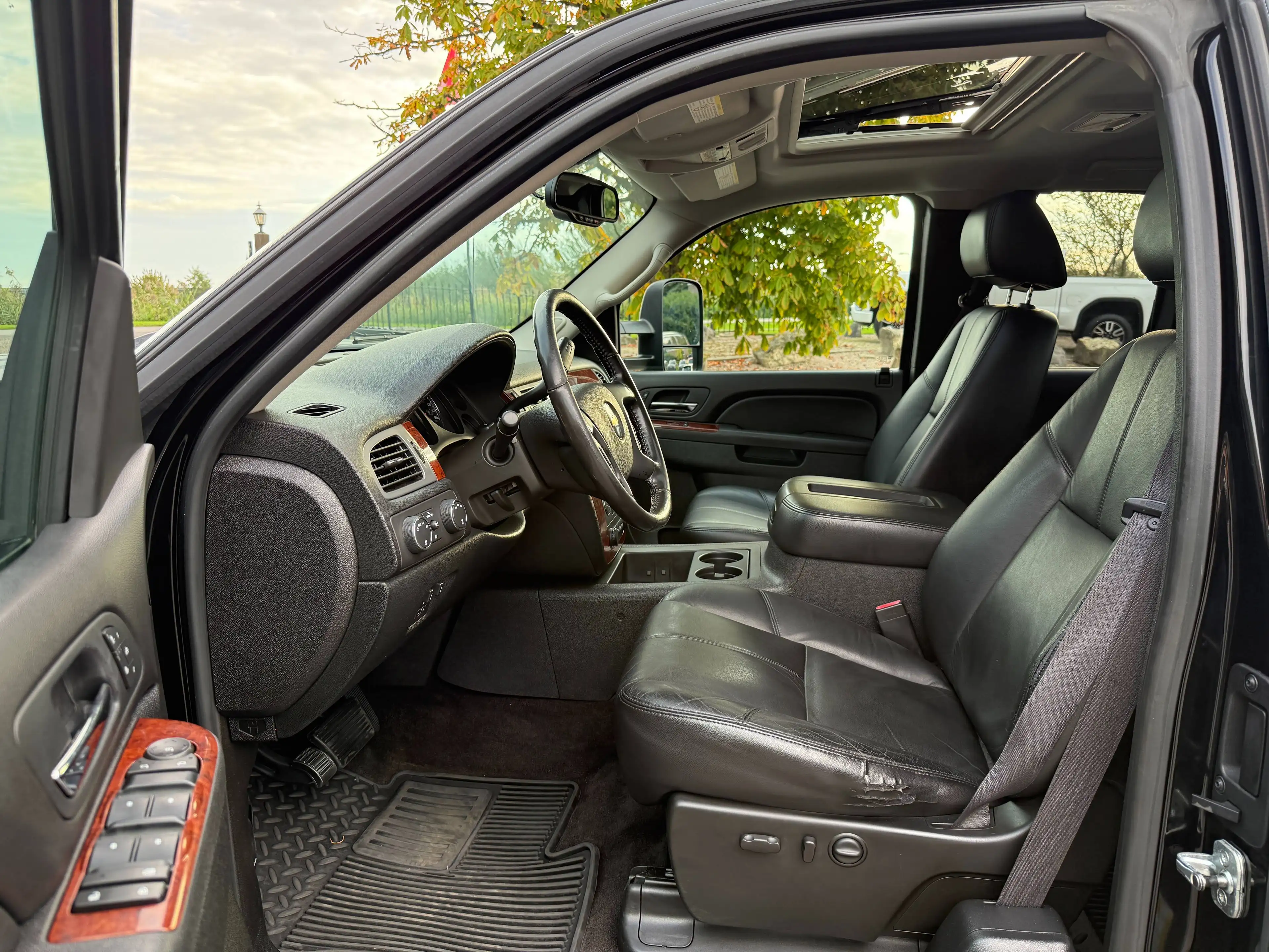 Chevrolet Silverado LTZ 2500HD 6.6L V8 Duramax Diesel ( N1 ) — photo 9