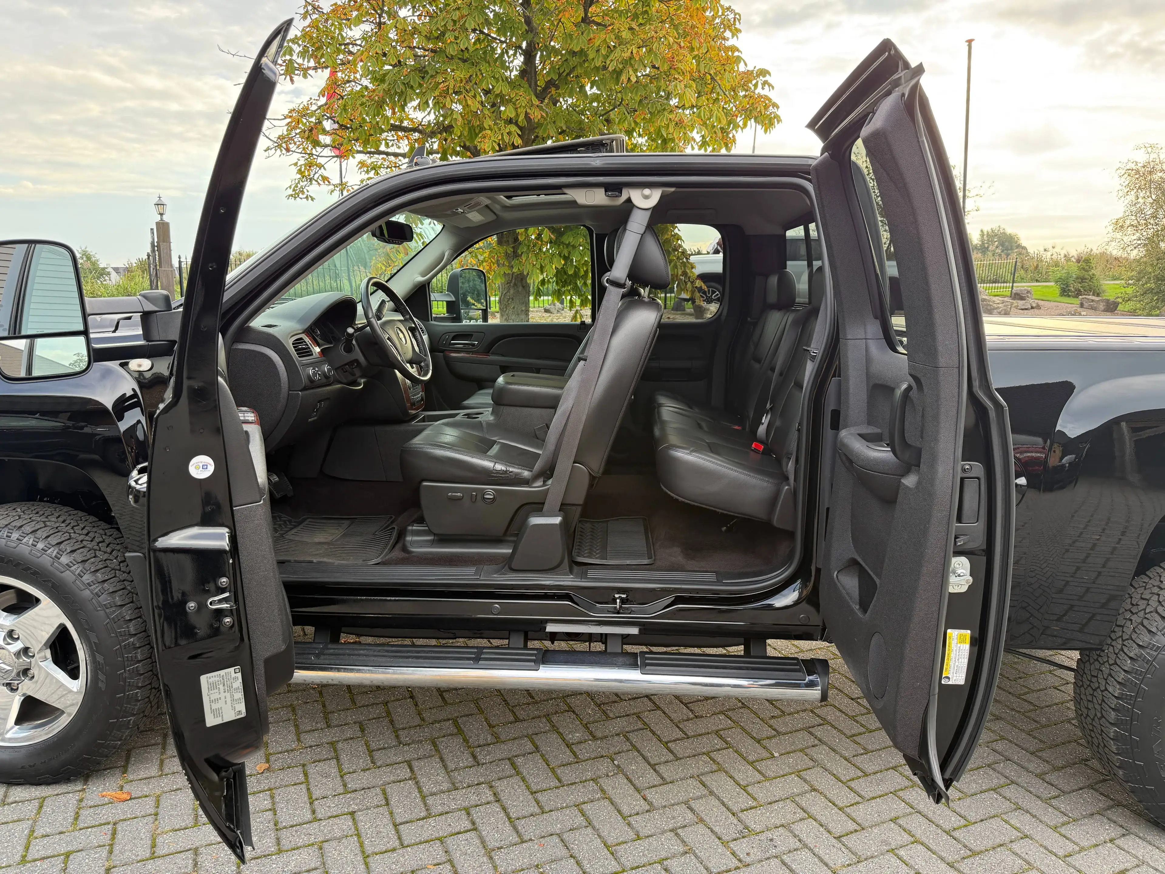 Chevrolet Silverado LTZ 2500HD 6.6L V8 Duramax Diesel ( N1 ) — photo 10