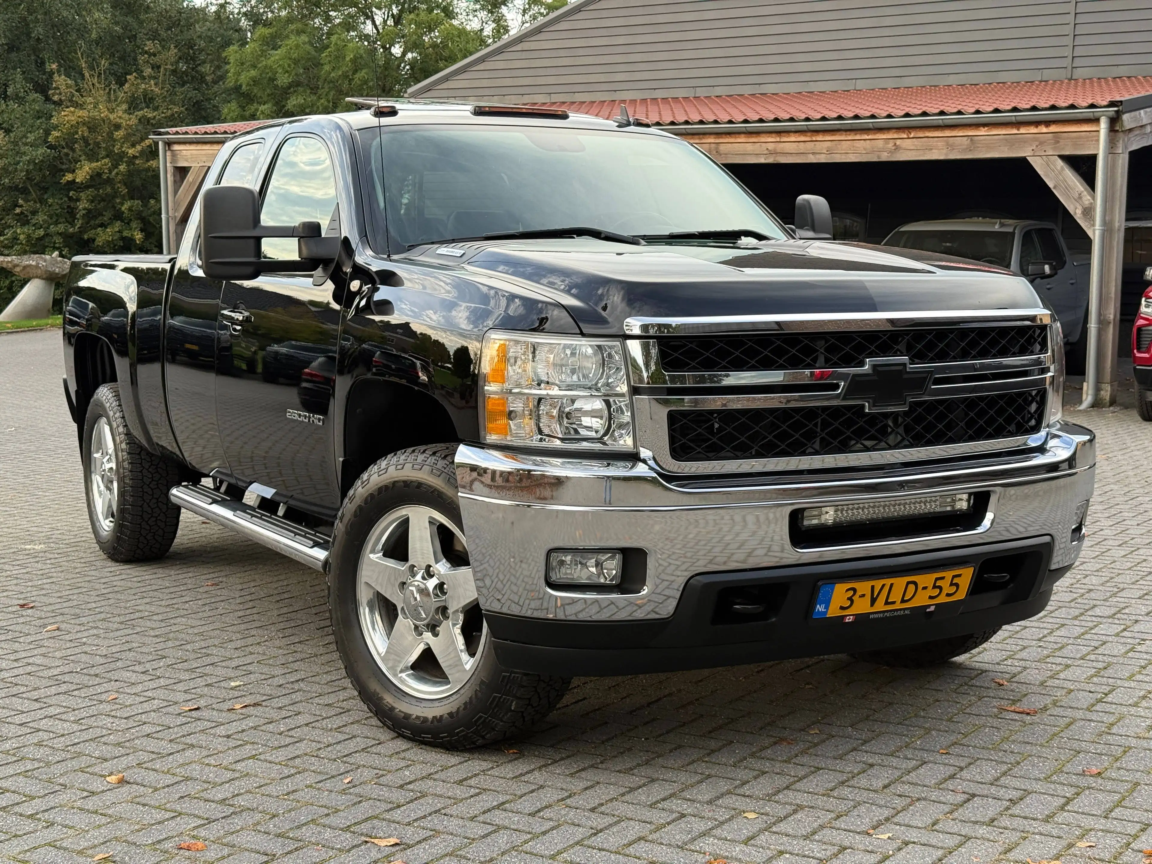 Chevrolet Silverado LTZ 2500HD 6.6L V8 Duramax Diesel ( N1 ) — photo 2