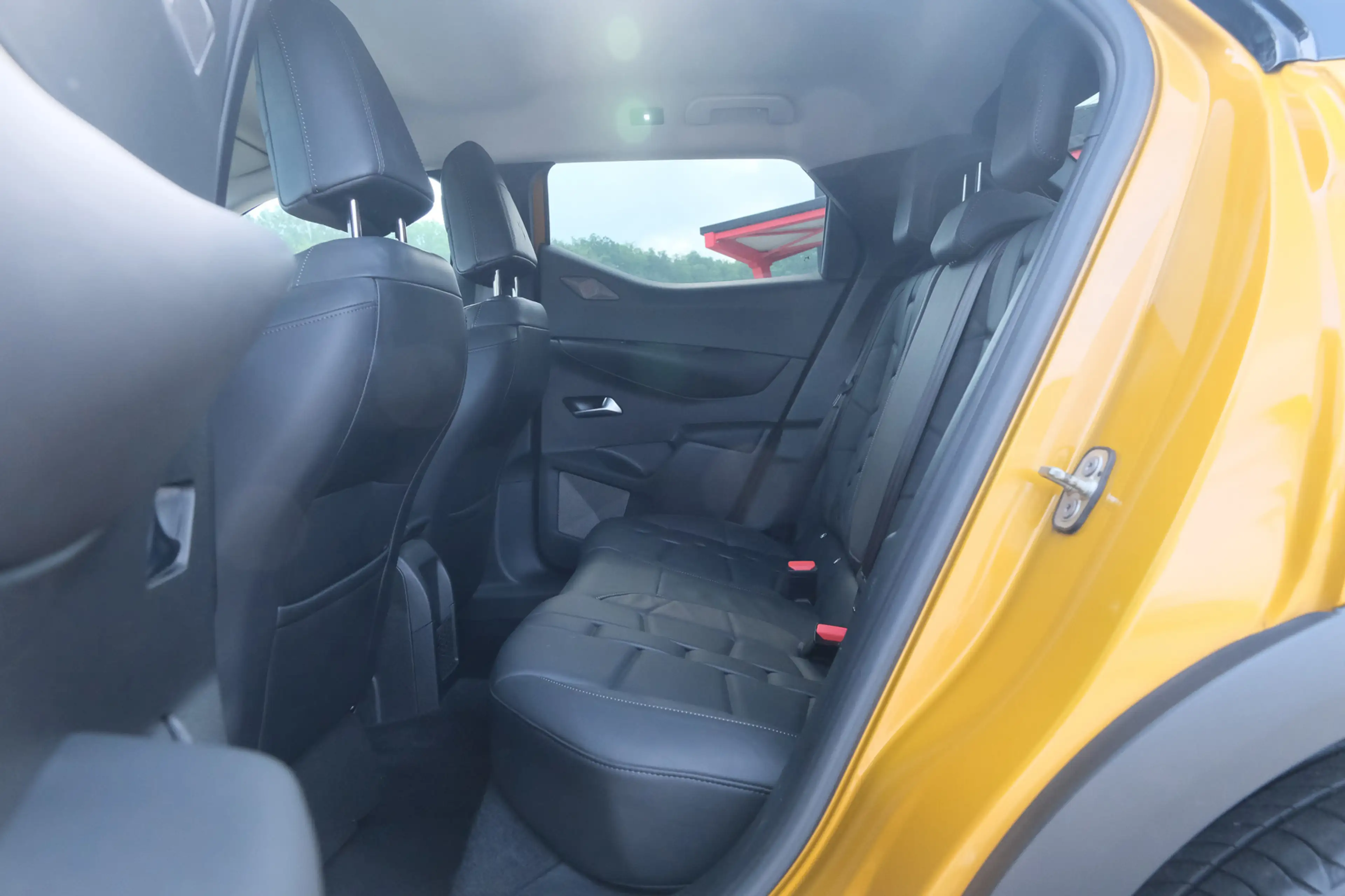 DS Automobiles DS 3 Crossback 1.2 PureTech Grand Chic — photo 38