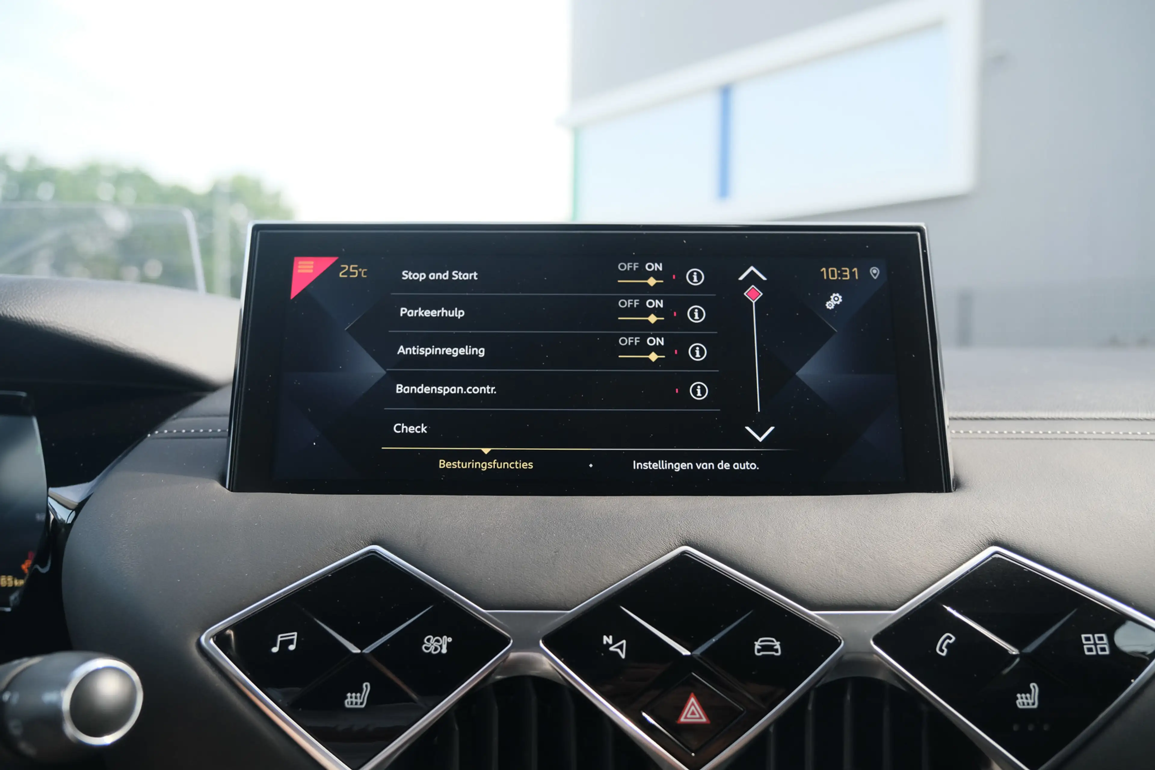DS Automobiles DS 3 Crossback 1.2 PureTech Grand Chic — photo 14