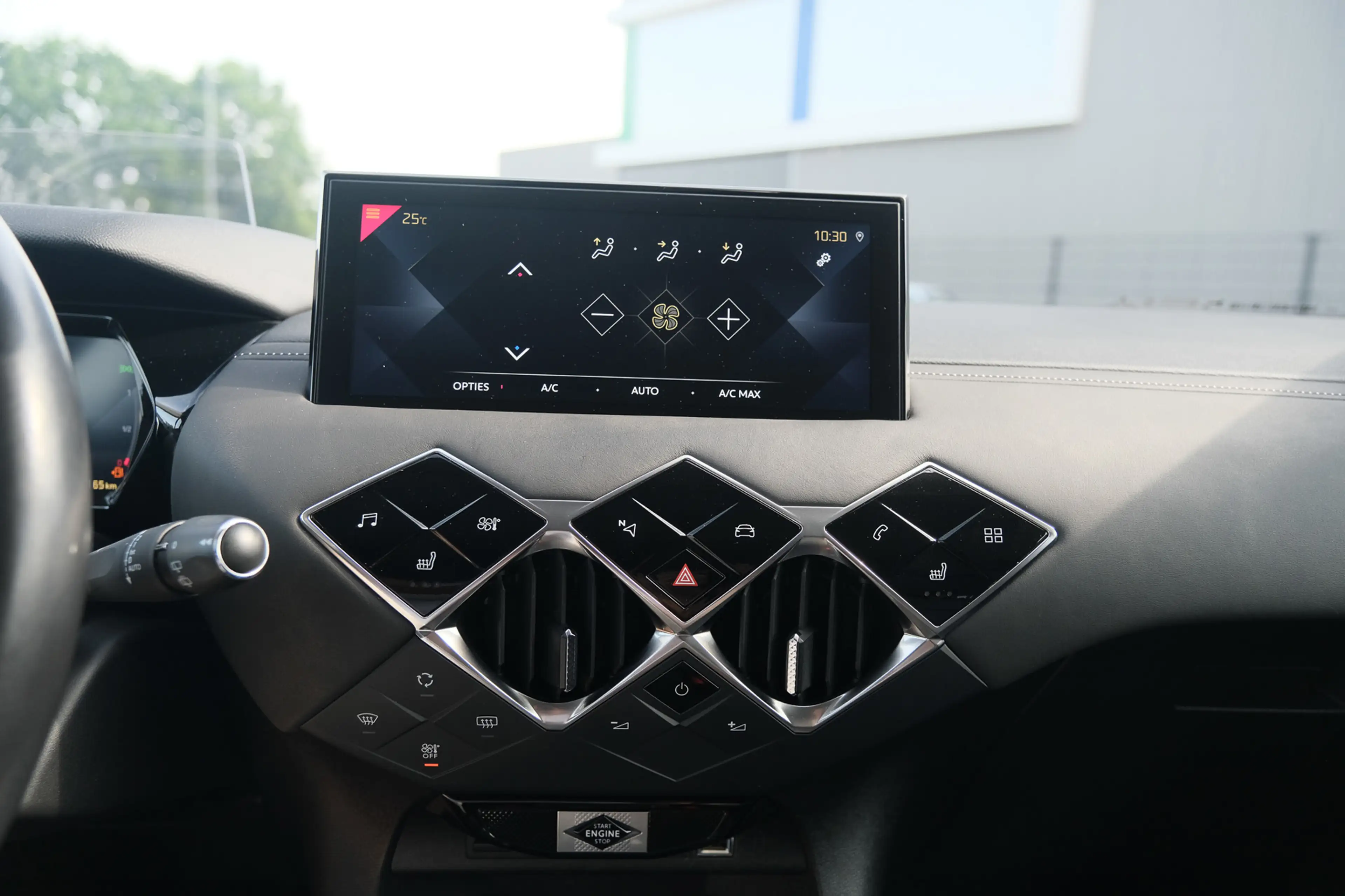 DS Automobiles DS 3 Crossback 1.2 PureTech Grand Chic — photo 10