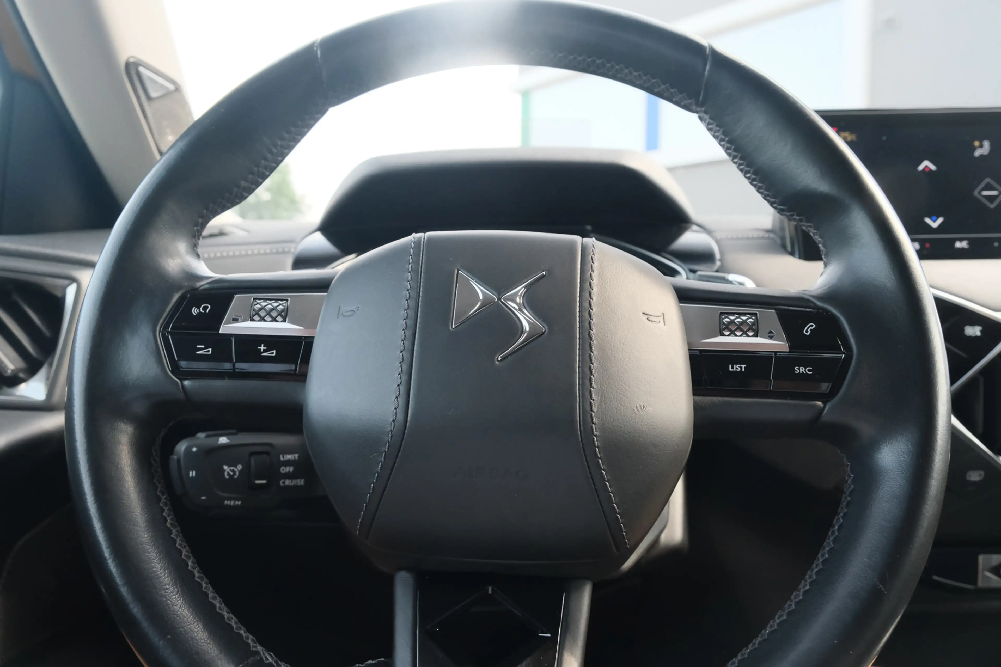 DS Automobiles DS 3 Crossback 1.2 PureTech Grand Chic — photo 25