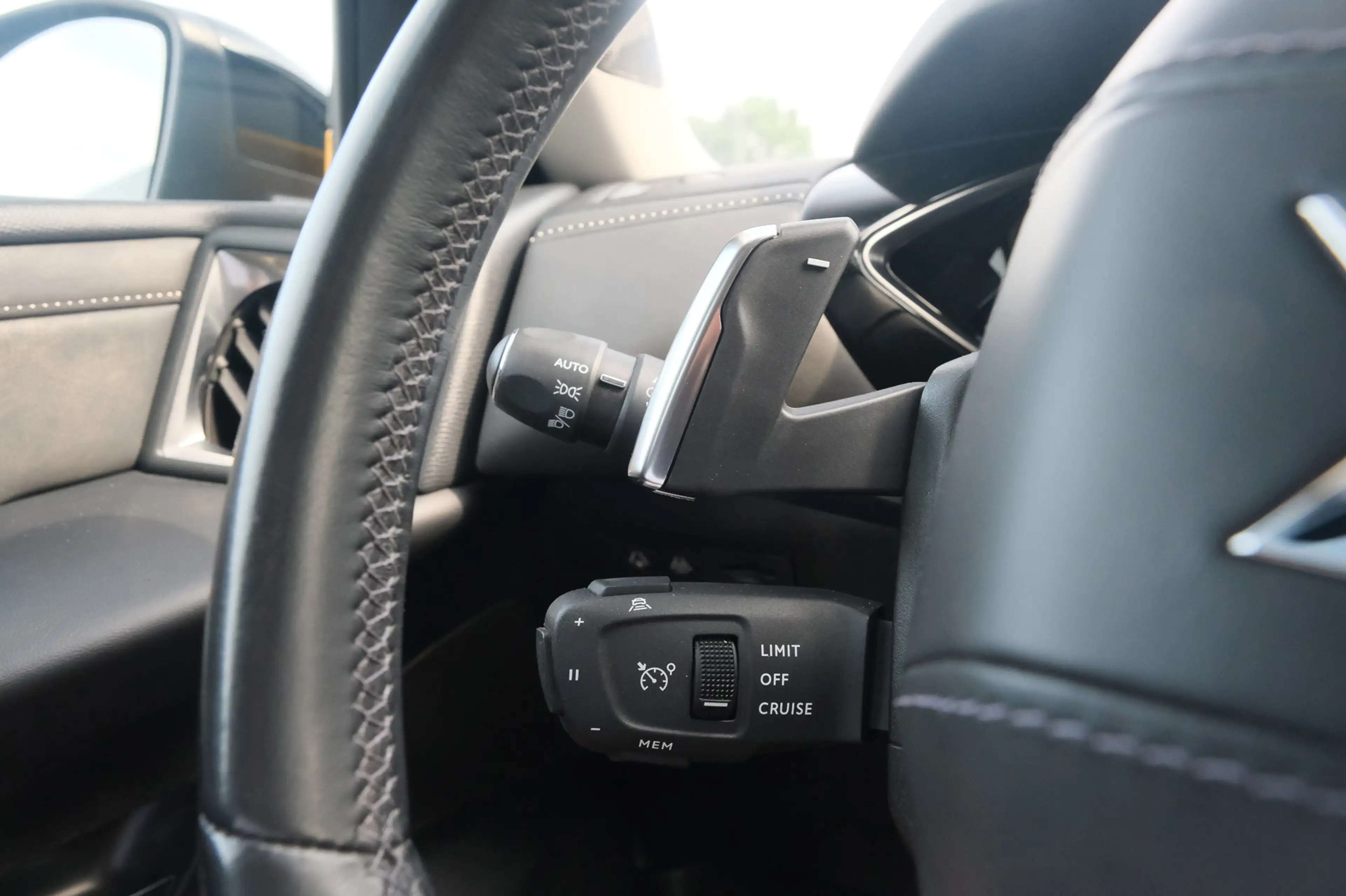 DS Automobiles DS 3 Crossback 1.2 PureTech Grand Chic — photo 20