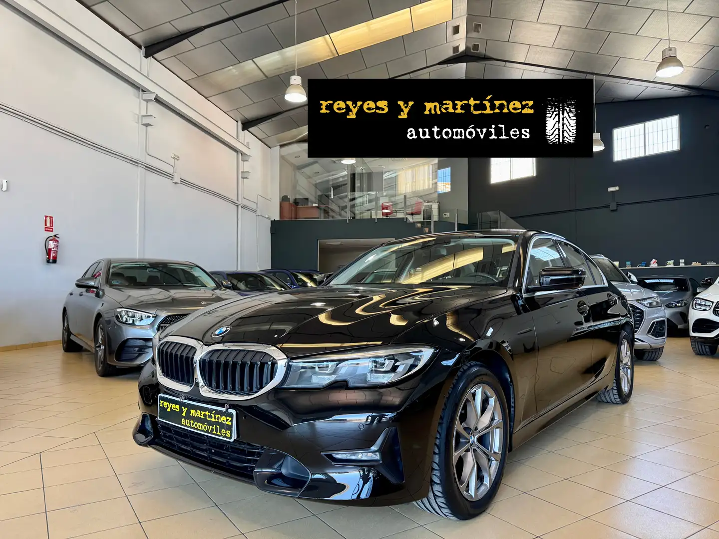 BMW 318 318dA Negro - 1