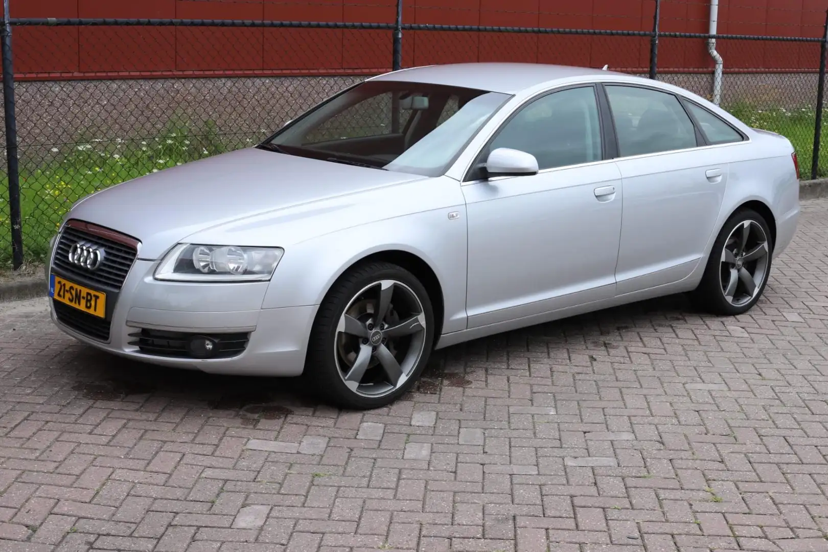 Audi A6 Limousine 2.0 TFSI Pro Line Grijs - 2