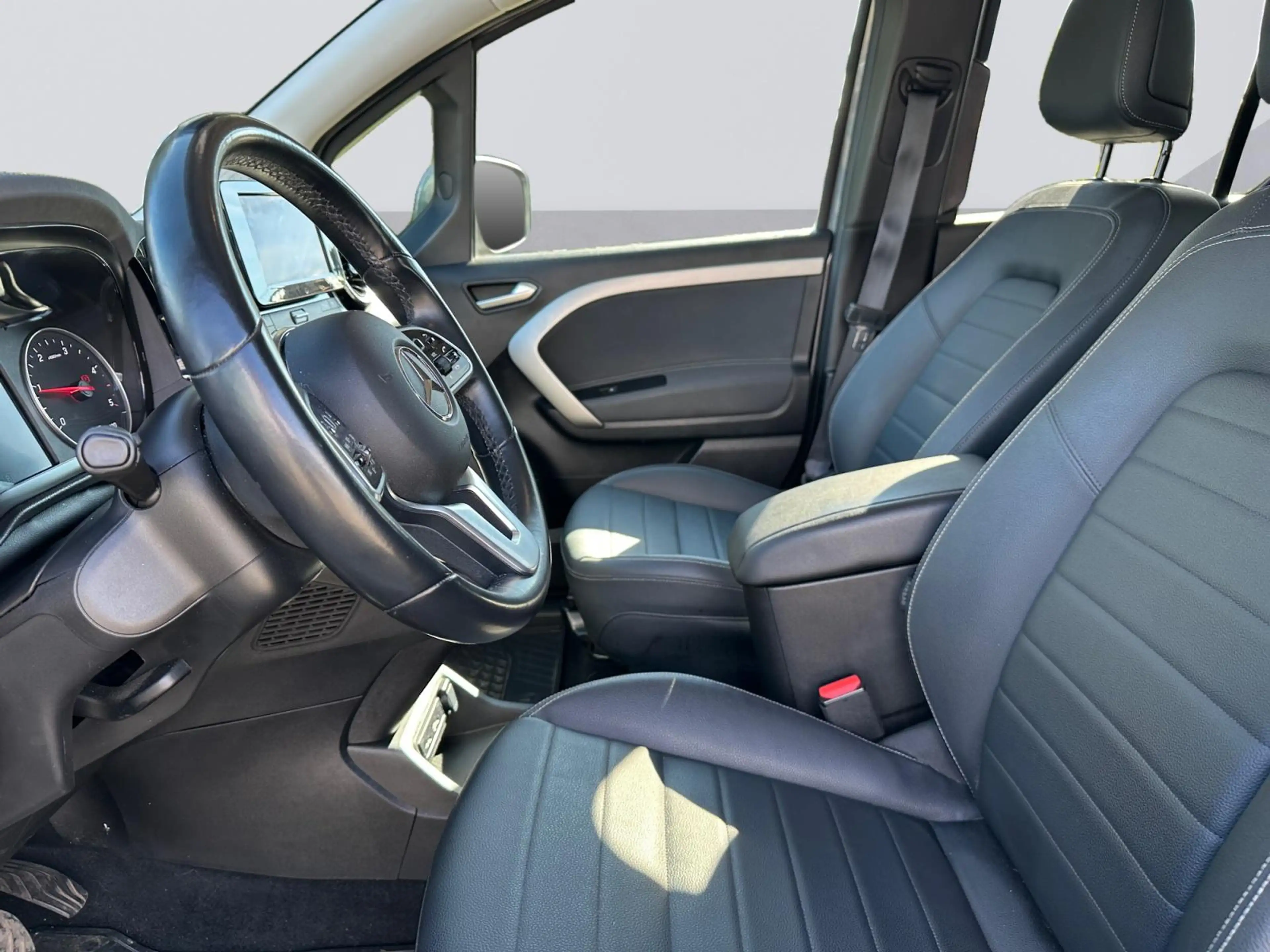Mercedes-Benz T-Class 180d Style — photo 10