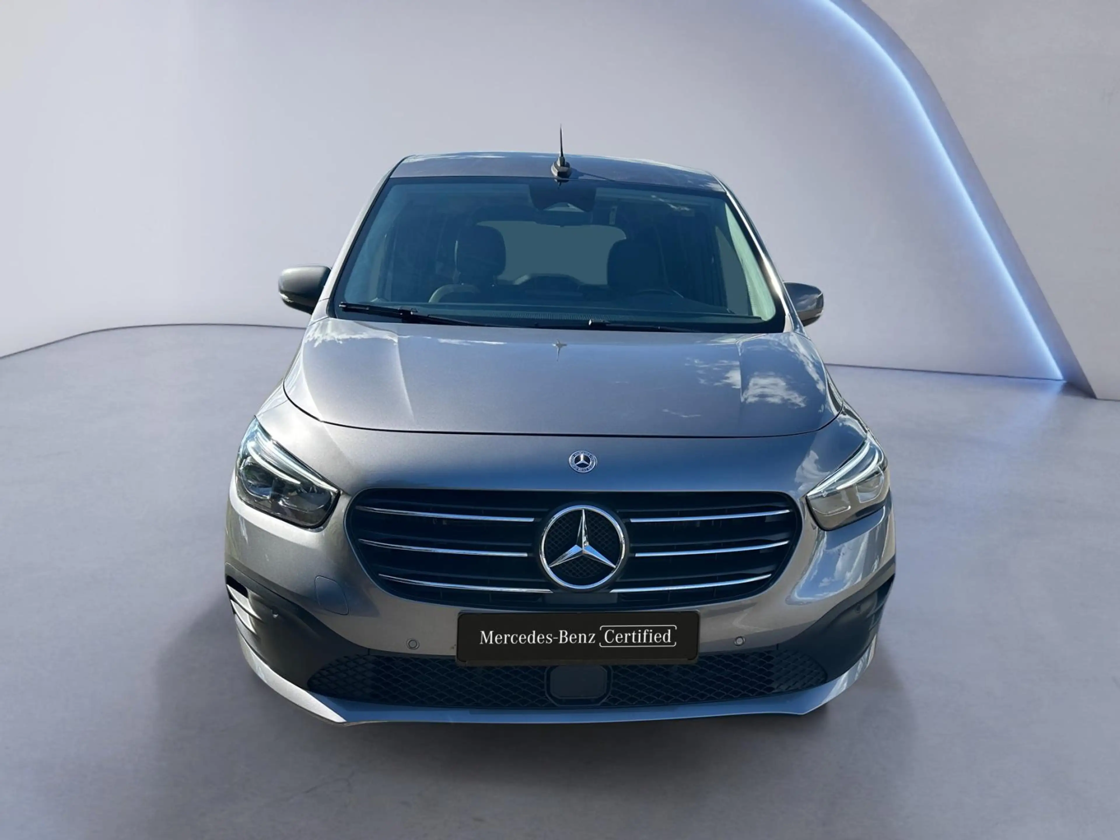 Mercedes-Benz T-Class 180d Style — photo 3