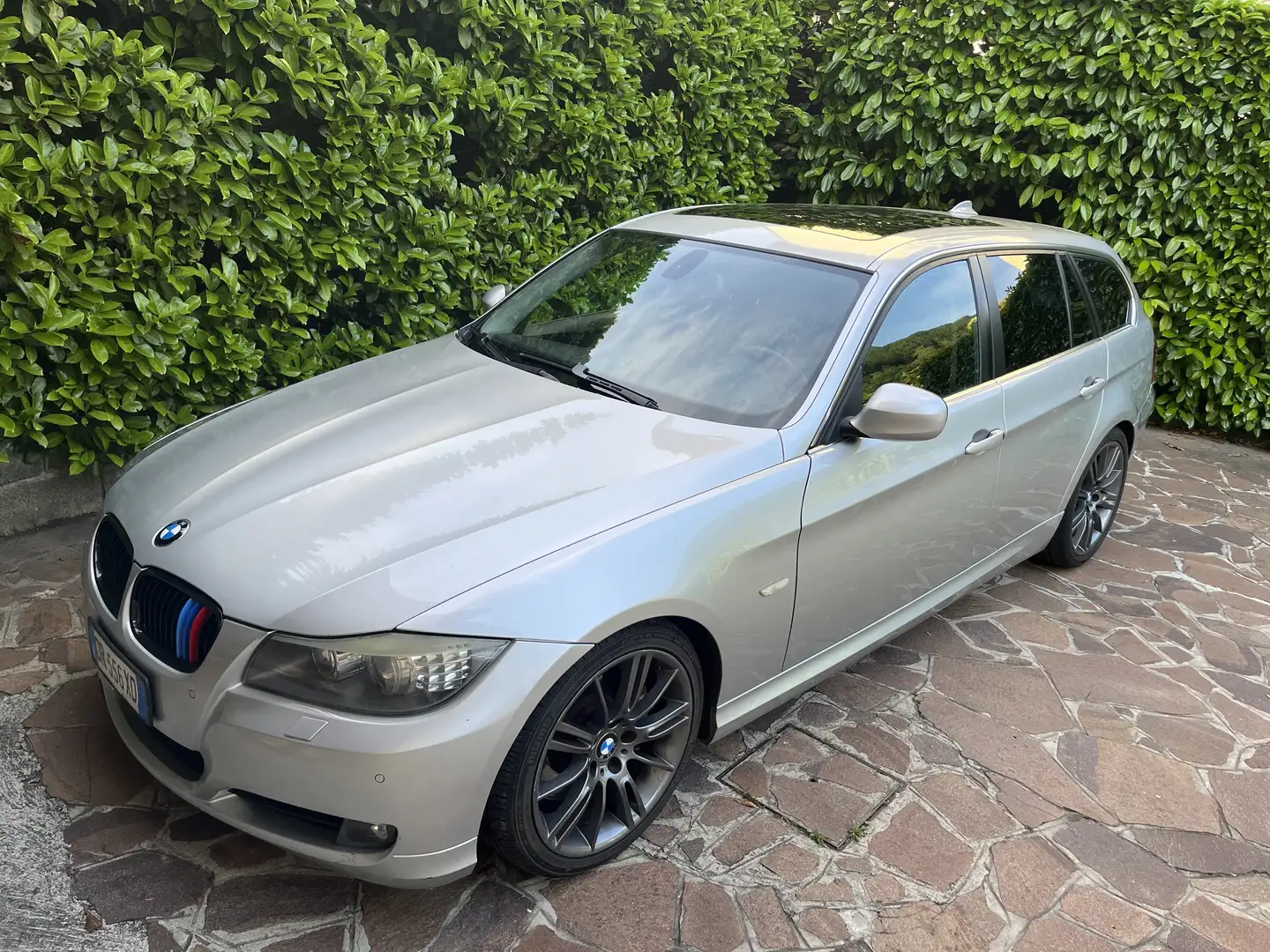 BMW 330 330d Touring Attiva 245cv - 1