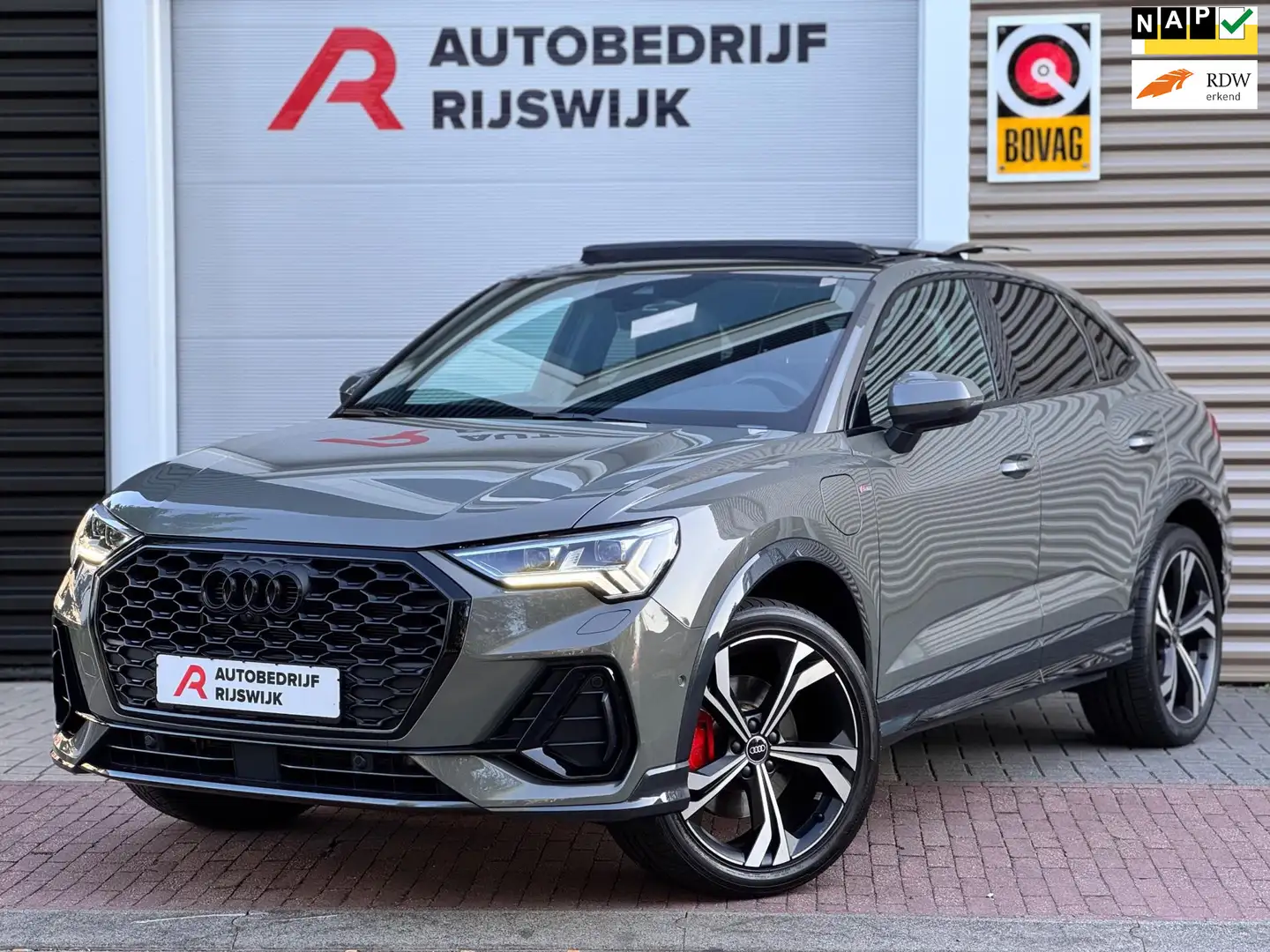 Audi Q3 Sportback 45 TFSI e S Edition Pano/360/Memory/Keyl Gris - 1