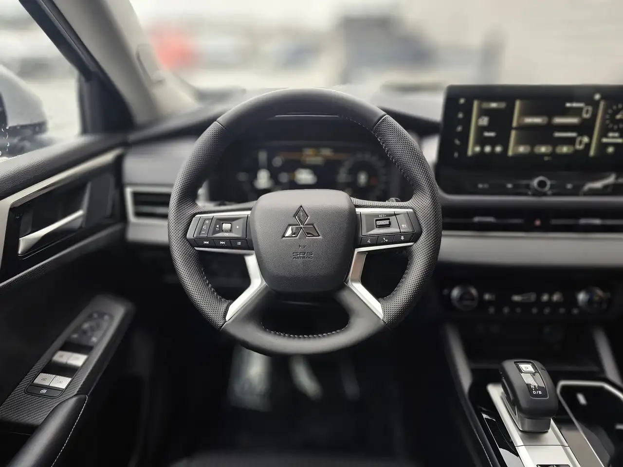 Mitsubishi Outlander снимка Mitsubishi Outlander