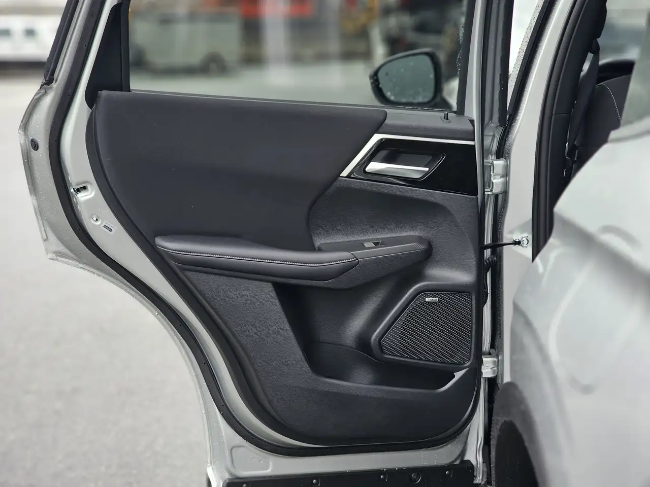 Mitsubishi Outlander снимка Mitsubishi Outlander
