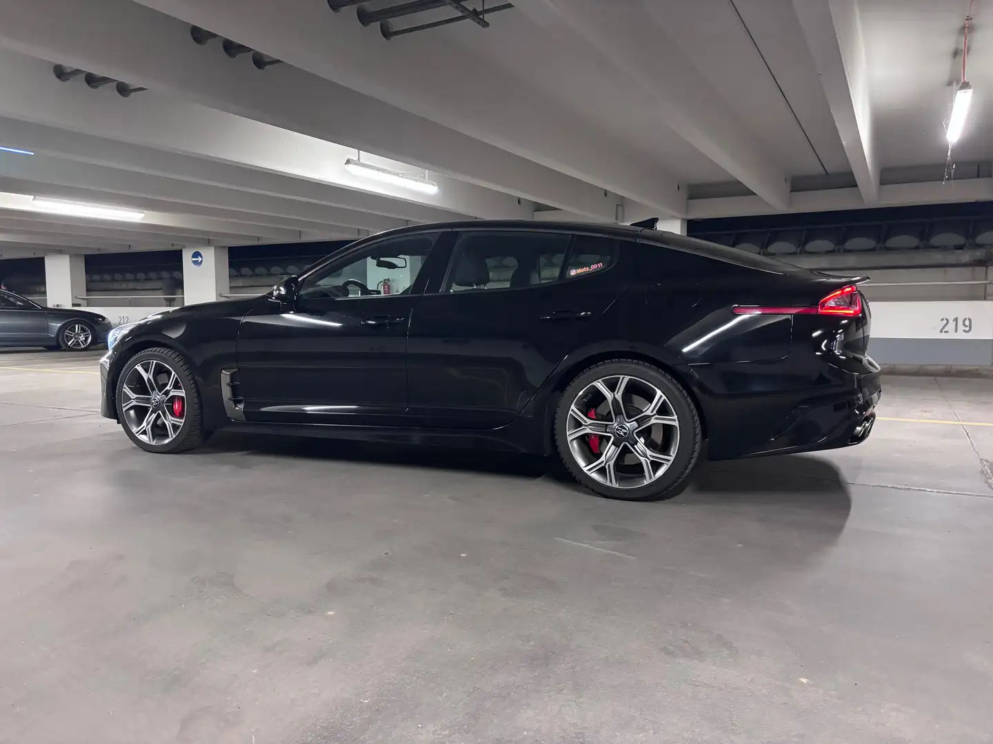 Kia Stinger Stinger 3,3 T-GDI ISG GT AWD Aut. GT Schwarz - 2