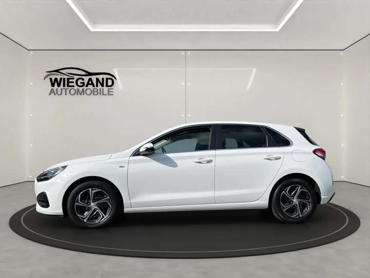 Hyundai i30 1.5 T-GDI 48V-Hybrid TREND+LED+SPURH.+STZH Blanc - 2
