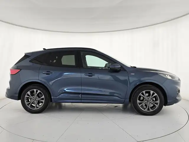 Ford Kuga view 3