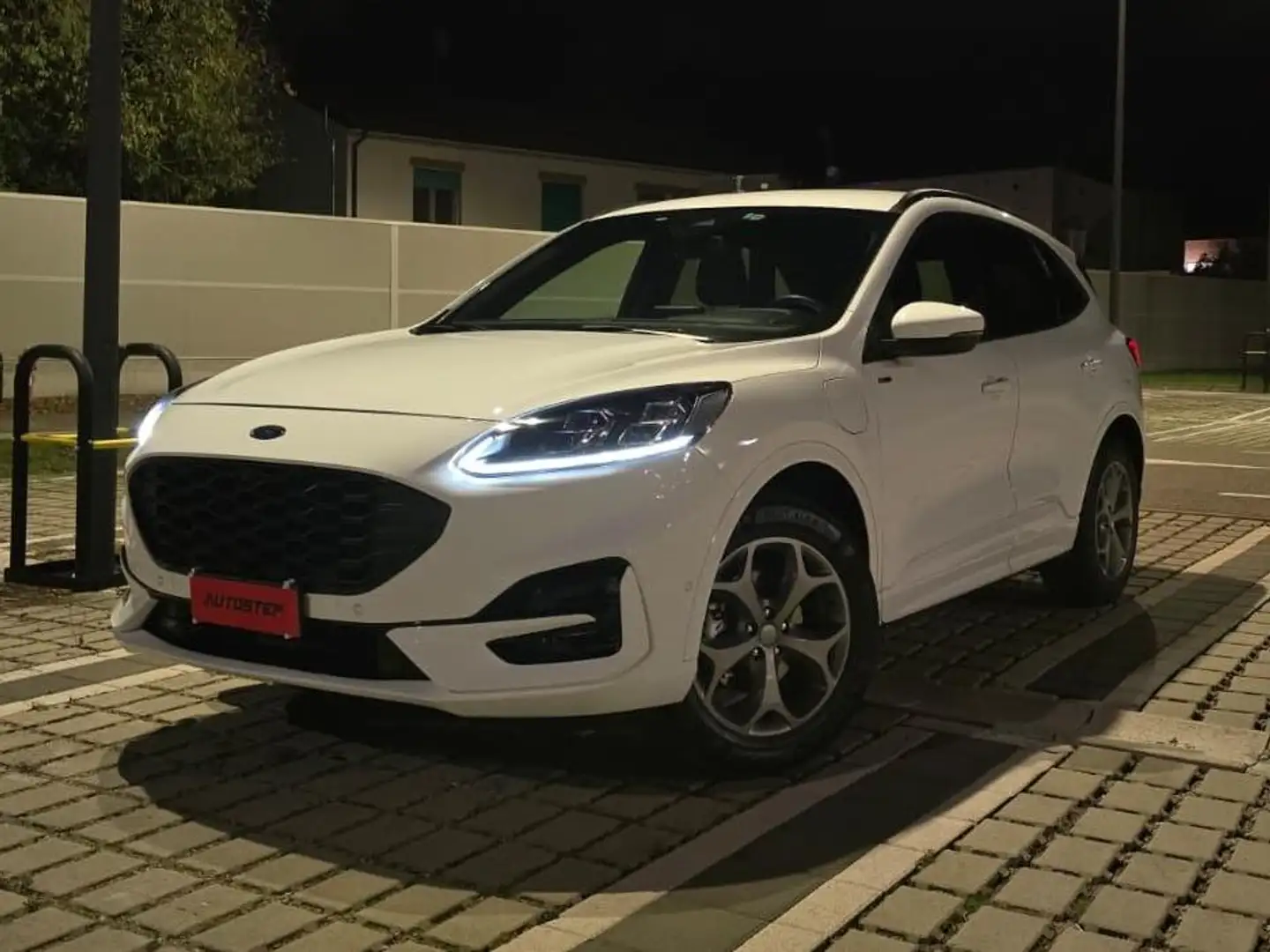 Ford Kuga St-Line X PHEV Bianco - 1