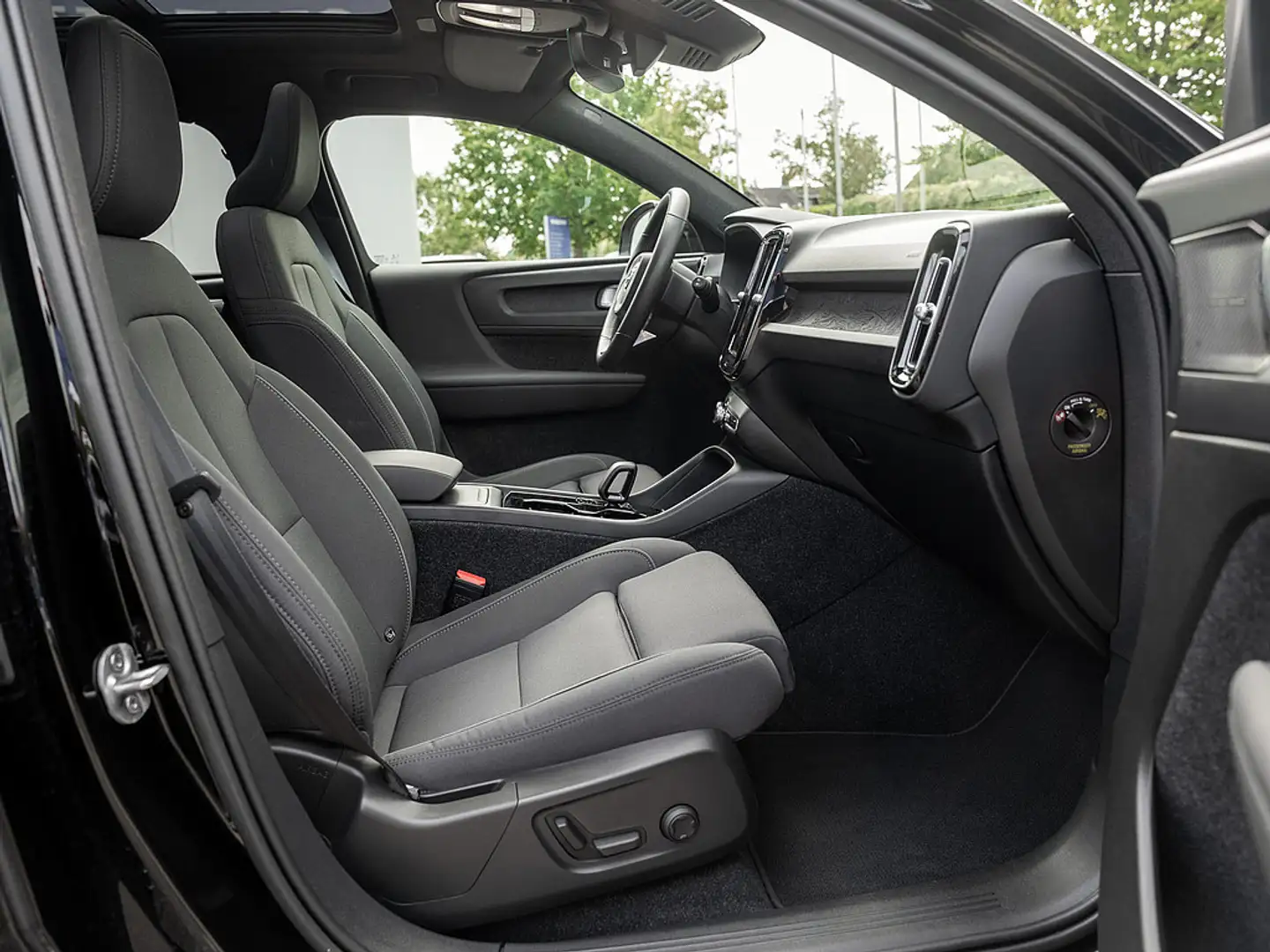 Volvo XC40 Twin Engine Ultimate' Schwarz - 2