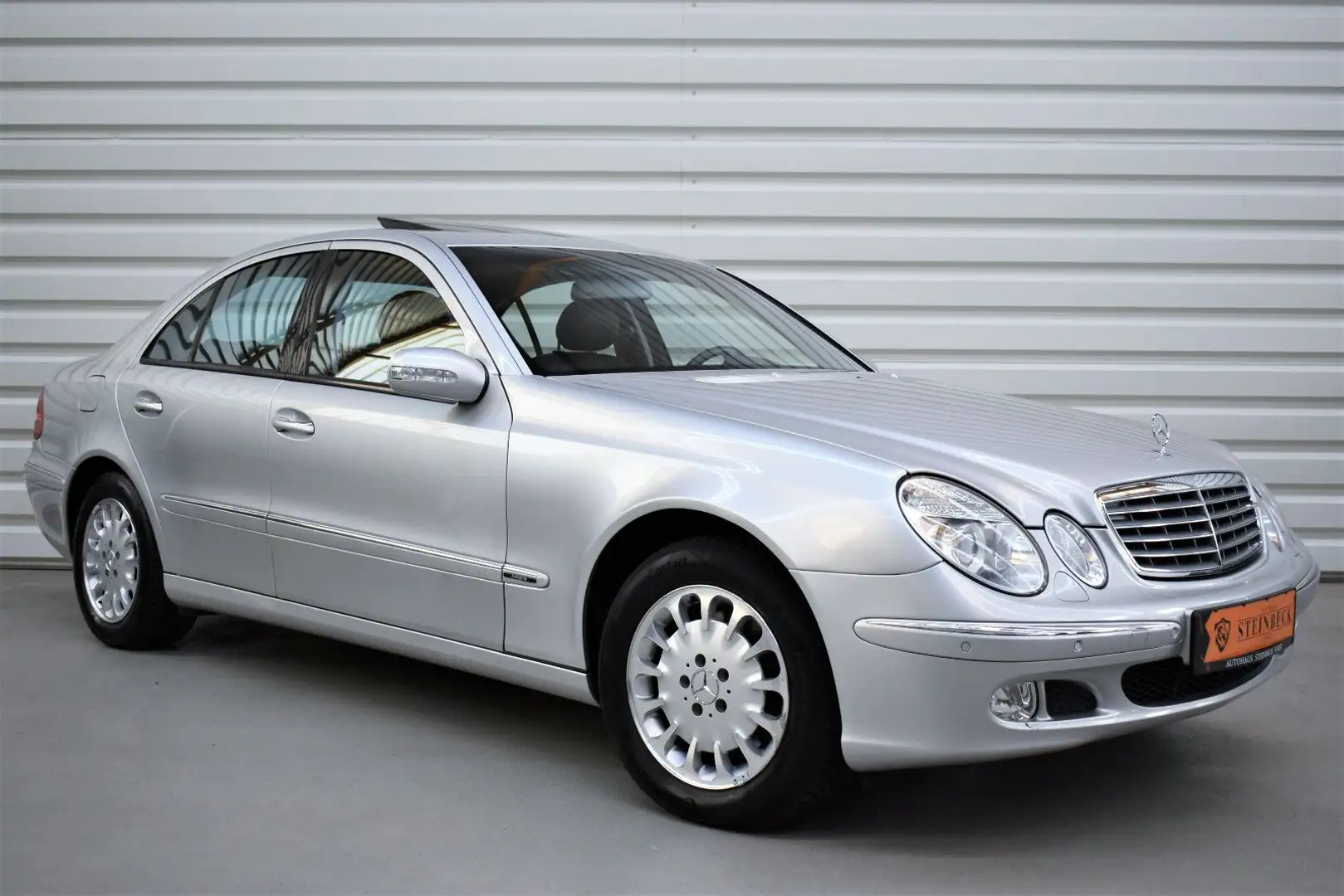 Mercedes-Benz E 320 Elegance+Navi+Automatik+SHZ+Xenon Argent - 1