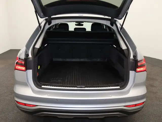 Audi A6 view 8