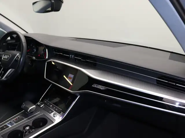 Audi A6 view 13