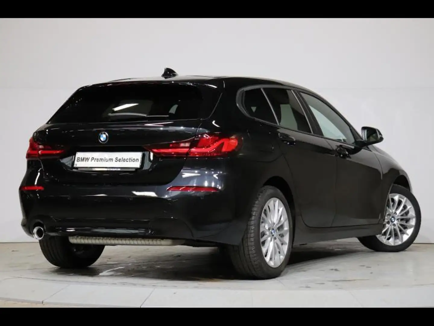 BMW 116 i Hatch Zwart - 2