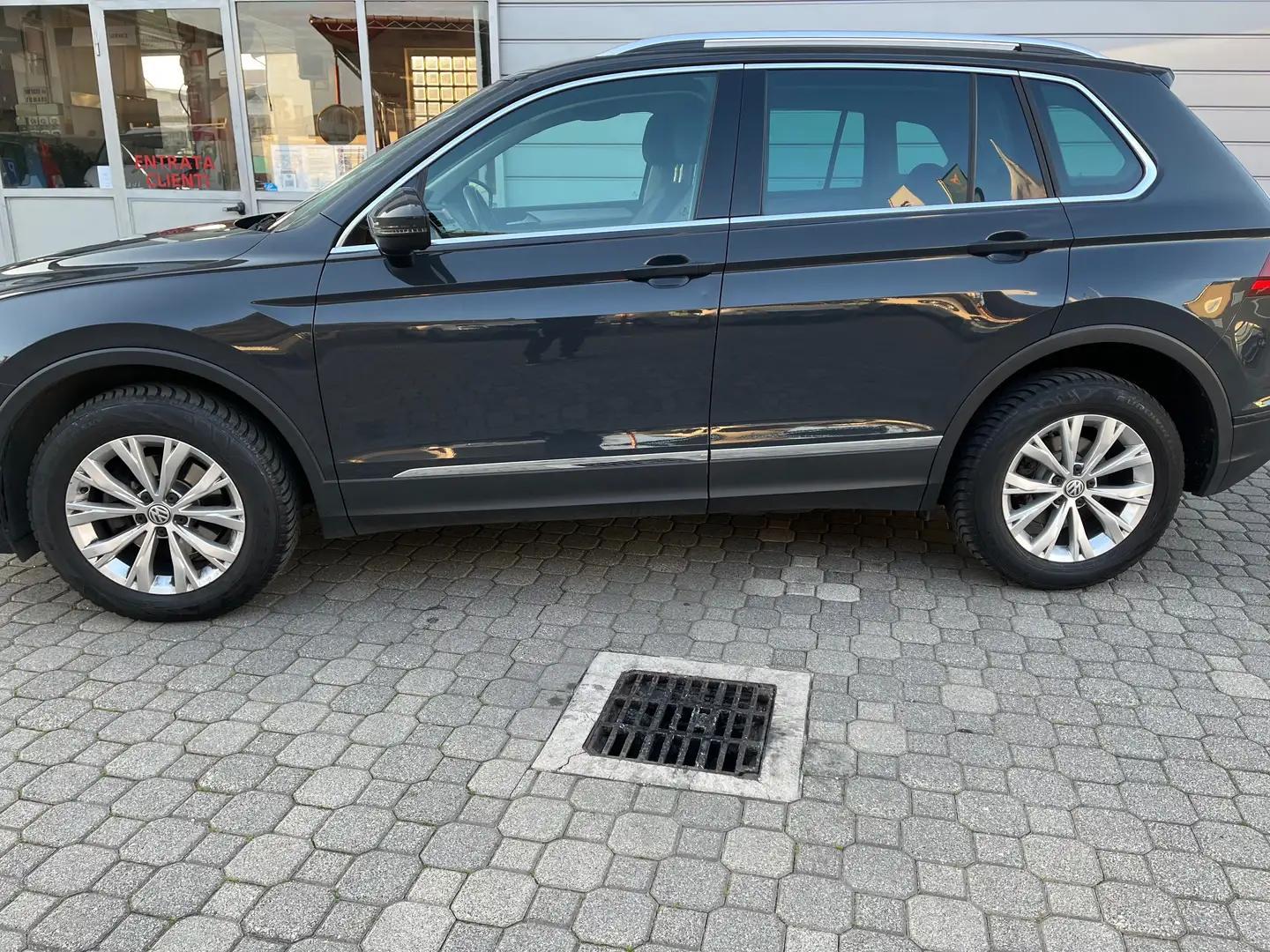 Volkswagen Tiguan 4Motion 2.0 tdi Style 150cv dsg Grigio - 2
