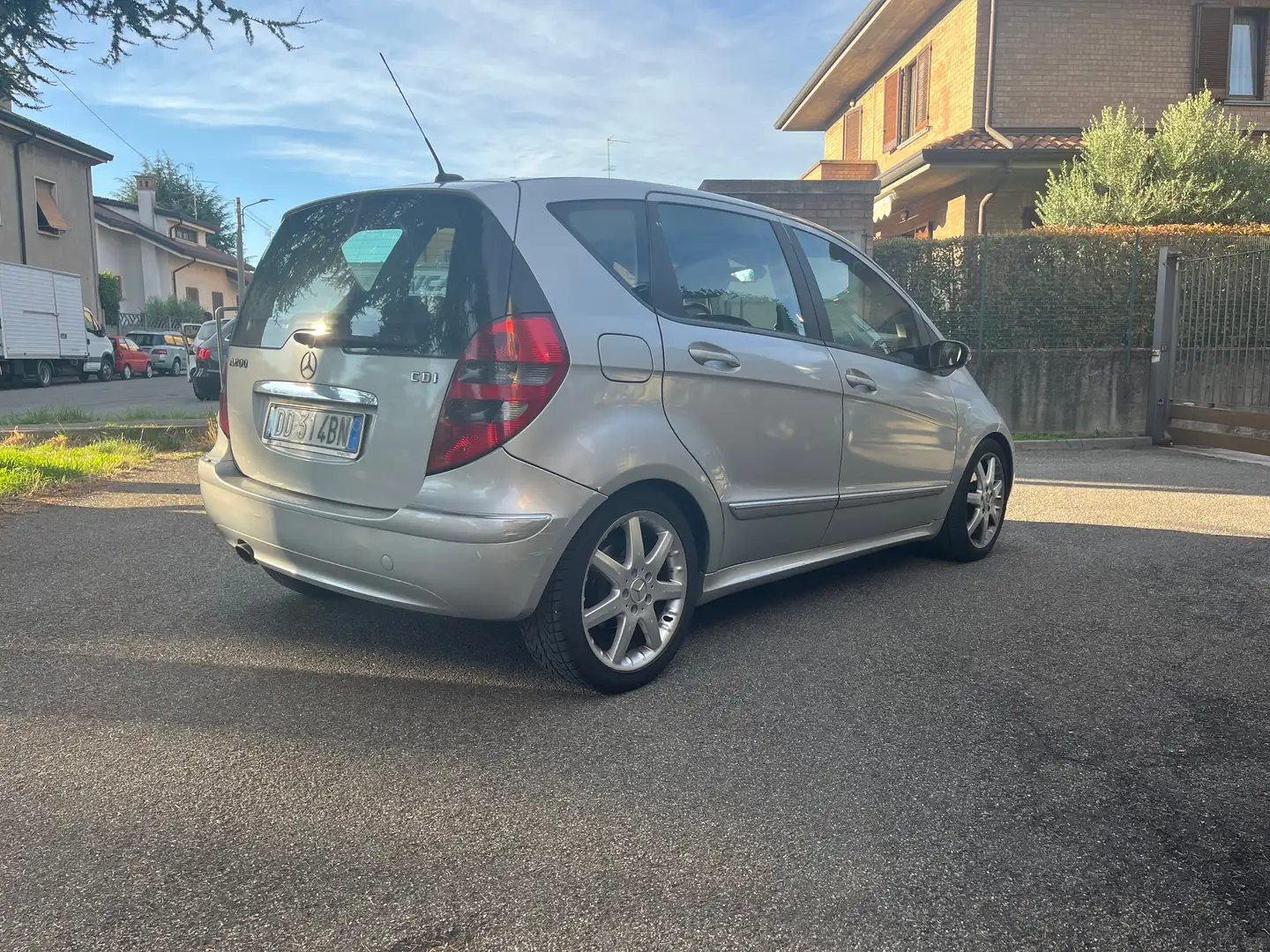 Mercedes-Benz A 200 A 200 cdi Elegance Gümüş rengi - 1