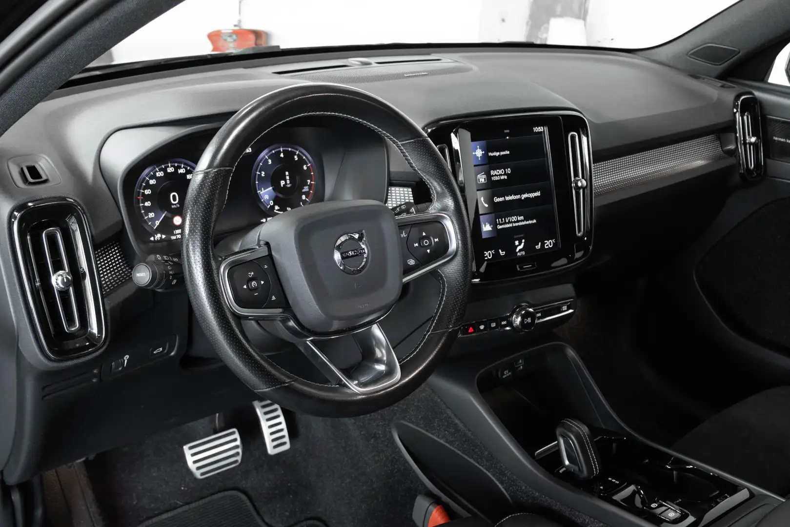 Volvo XC40 T3 Automaat R-Design | Panoramadak | 360° Parkeerc Noir - 2