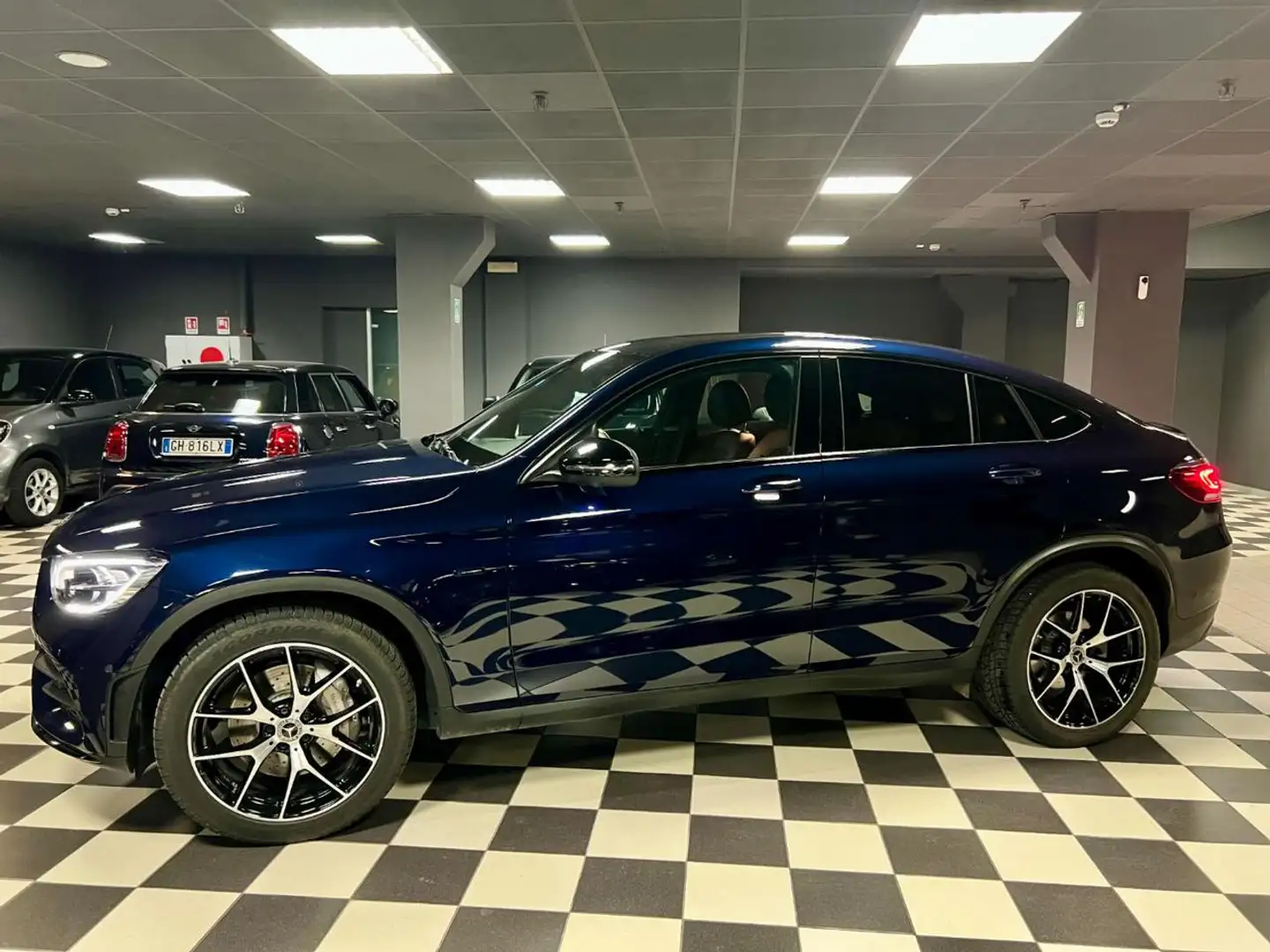 Mercedes-Benz GLC 300 e 4Matic EQ-Power Coupé Premium Blau - 2